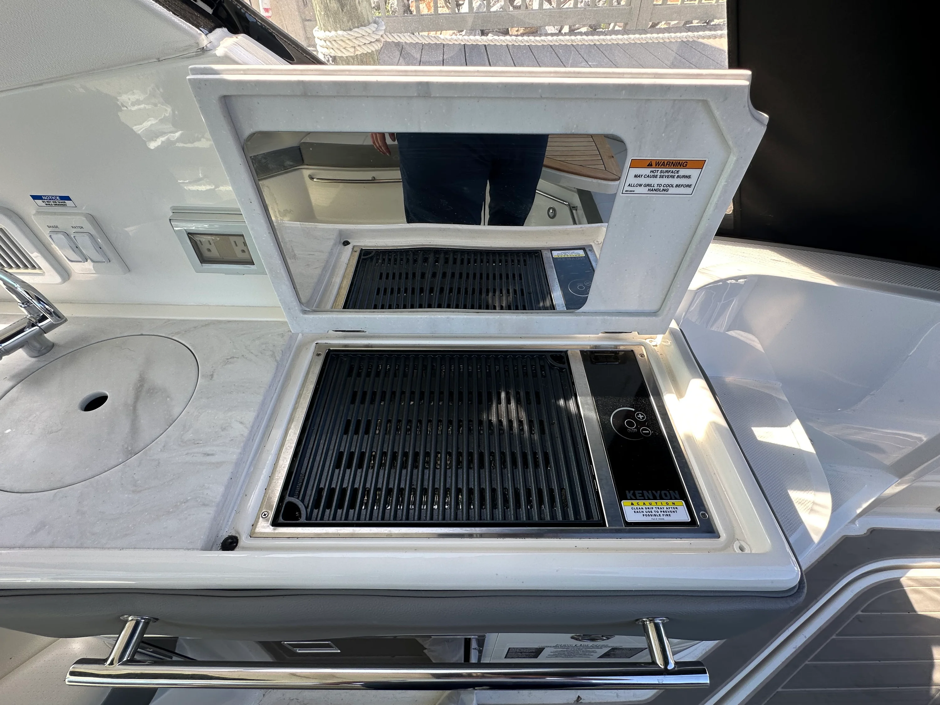 2024 Sea Ray 32 DA OB Image Thumbnail #19