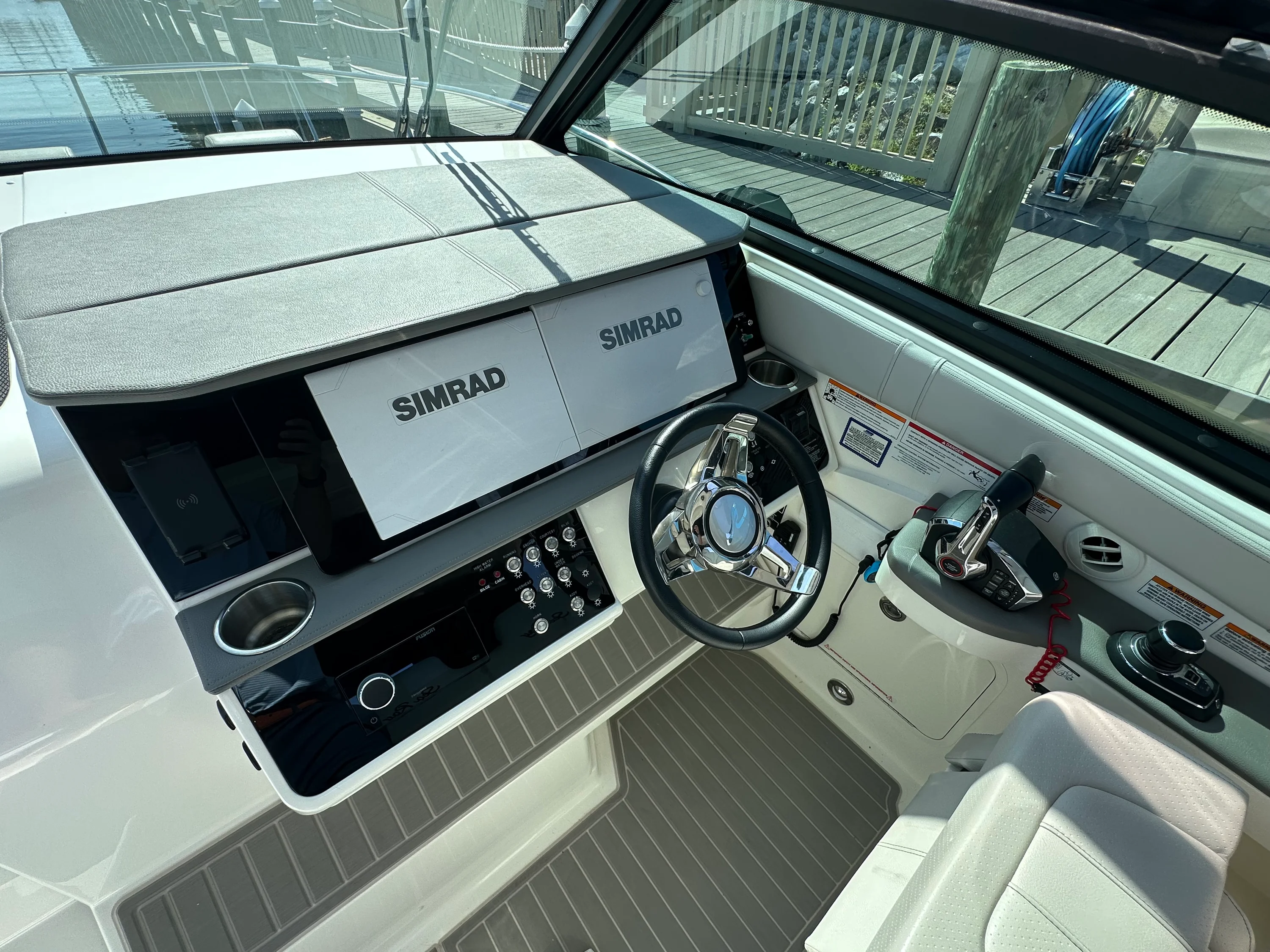 2024 Sea Ray 32 DA OB Image Thumbnail #22