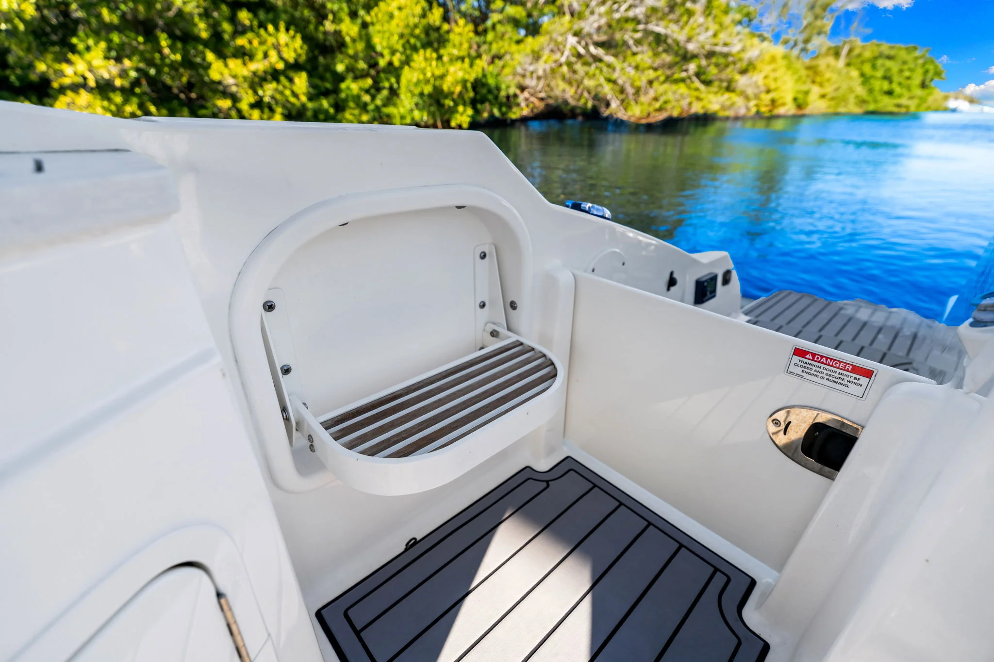 2023 Sea Ray SDX 290 OB Image Thumbnail #40