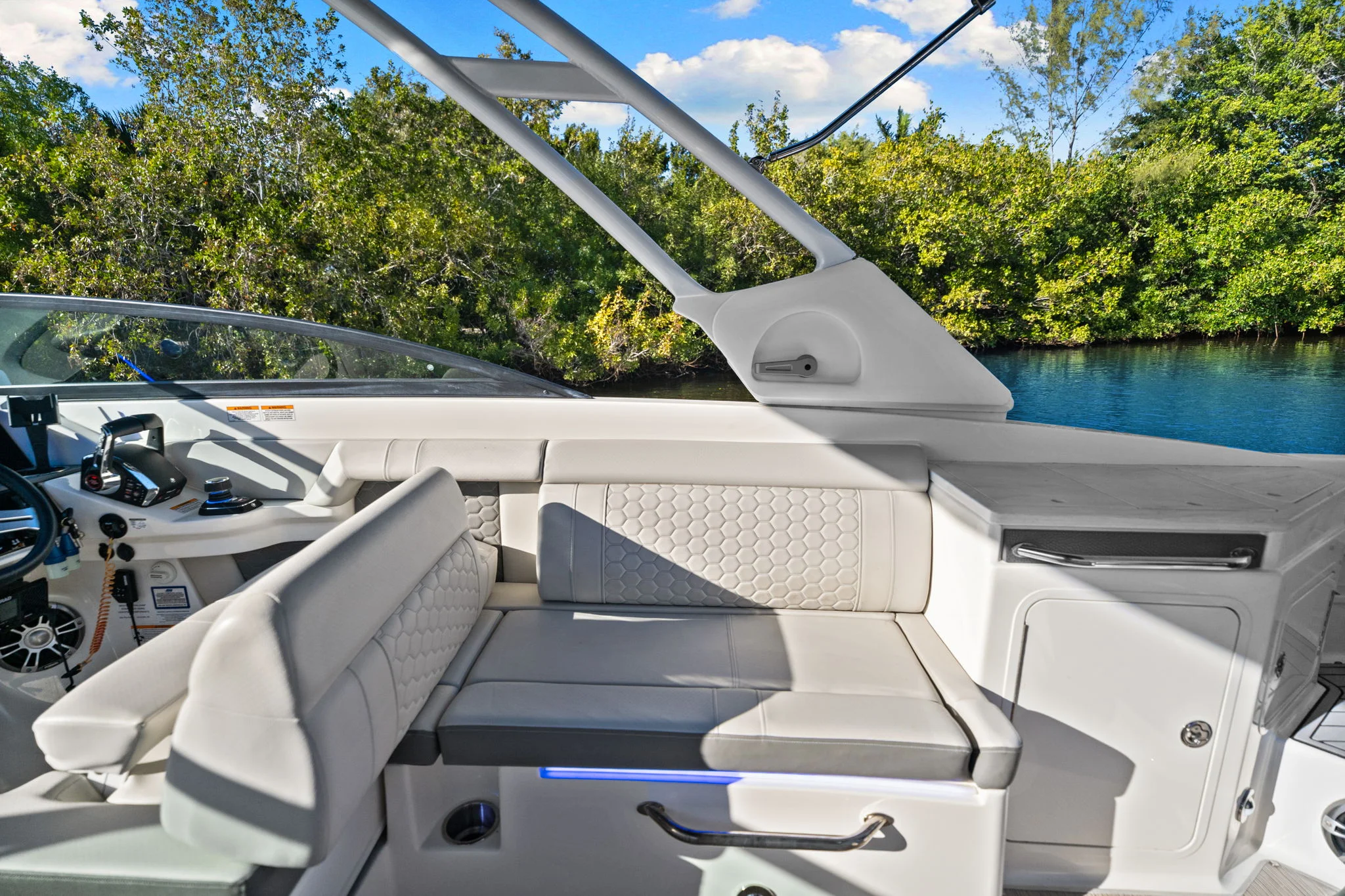 2023 Sea Ray SDX 290 OB Image Thumbnail #29