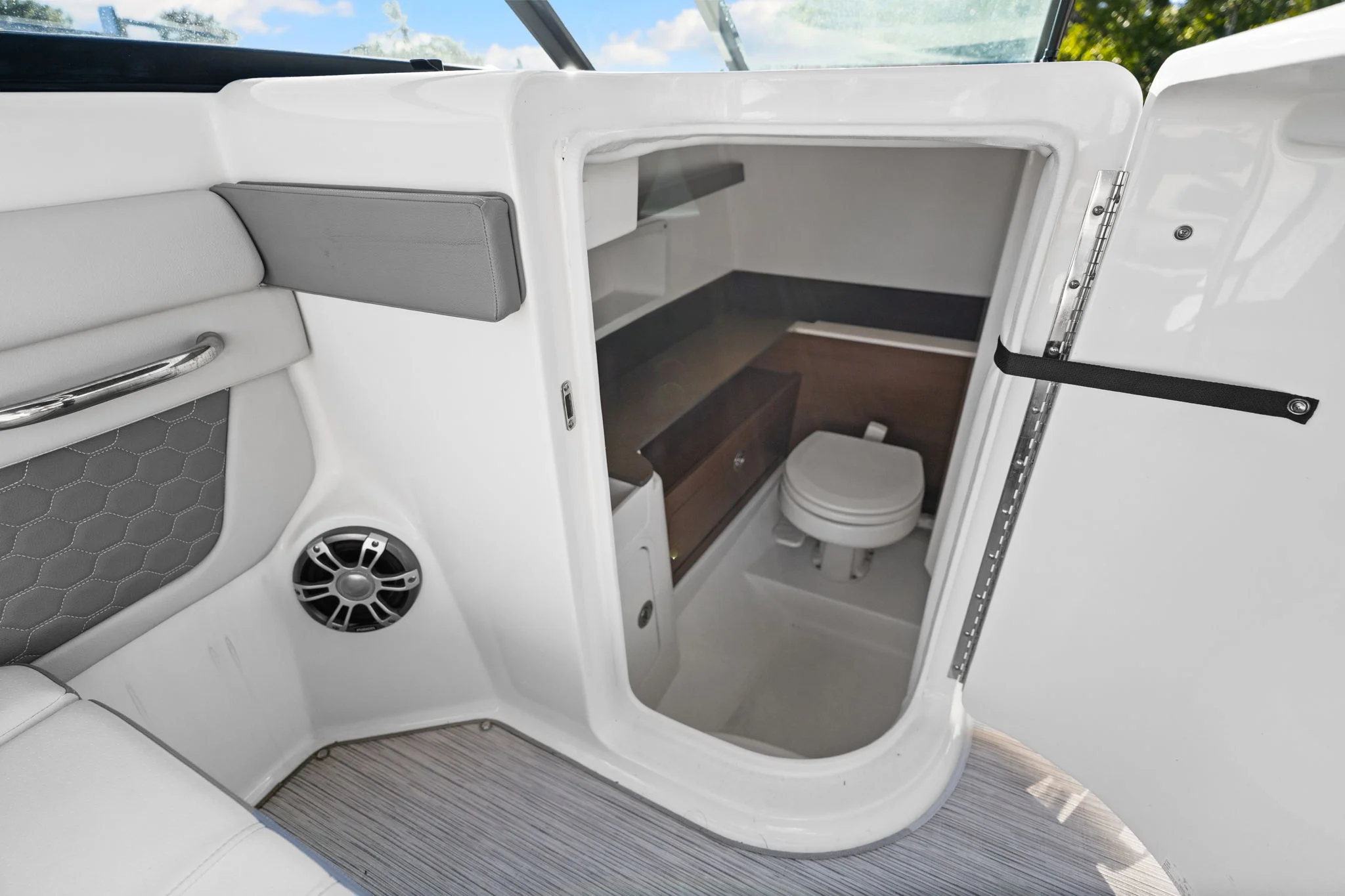 2023 Sea Ray SDX 290 OB Image Thumbnail #43