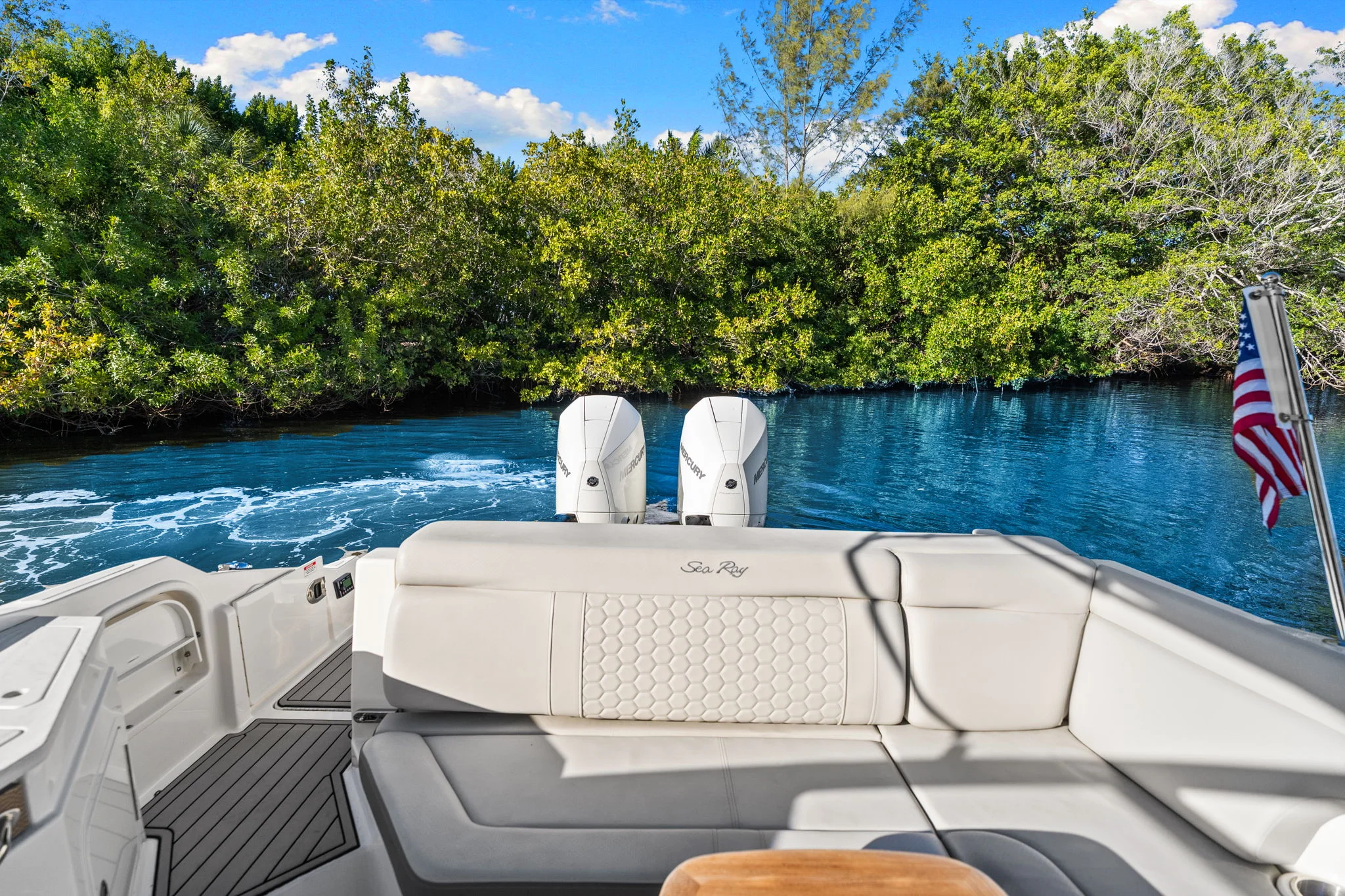 2023 Sea Ray SDX 290 OB Image Thumbnail #36