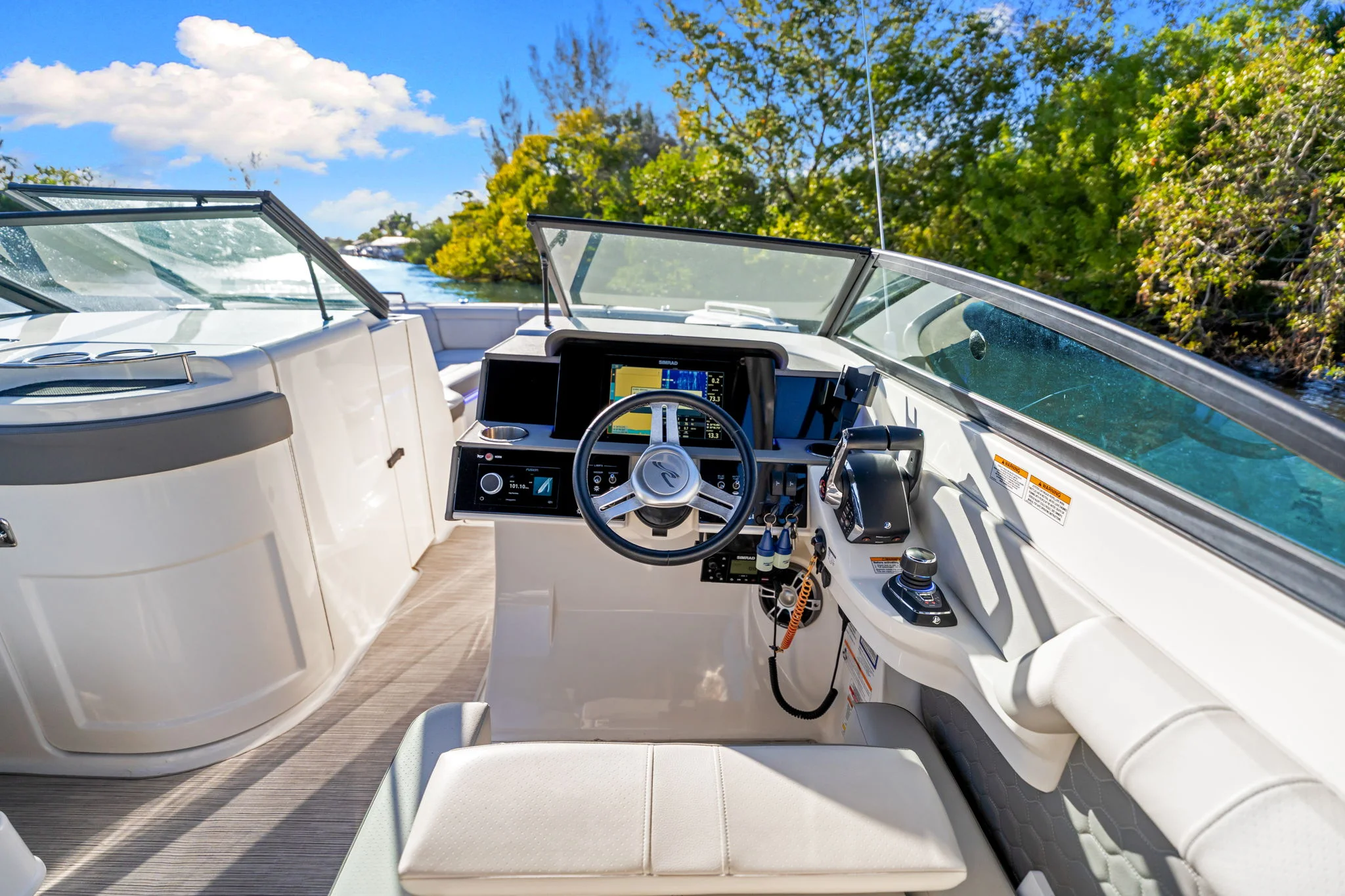 2023 Sea Ray SDX 290 OB Image Thumbnail #21