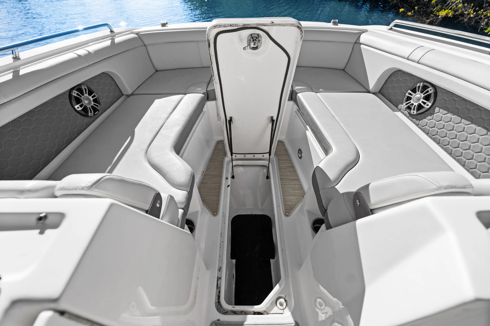 2023 Sea Ray SDX 290 OB Image Thumbnail #16