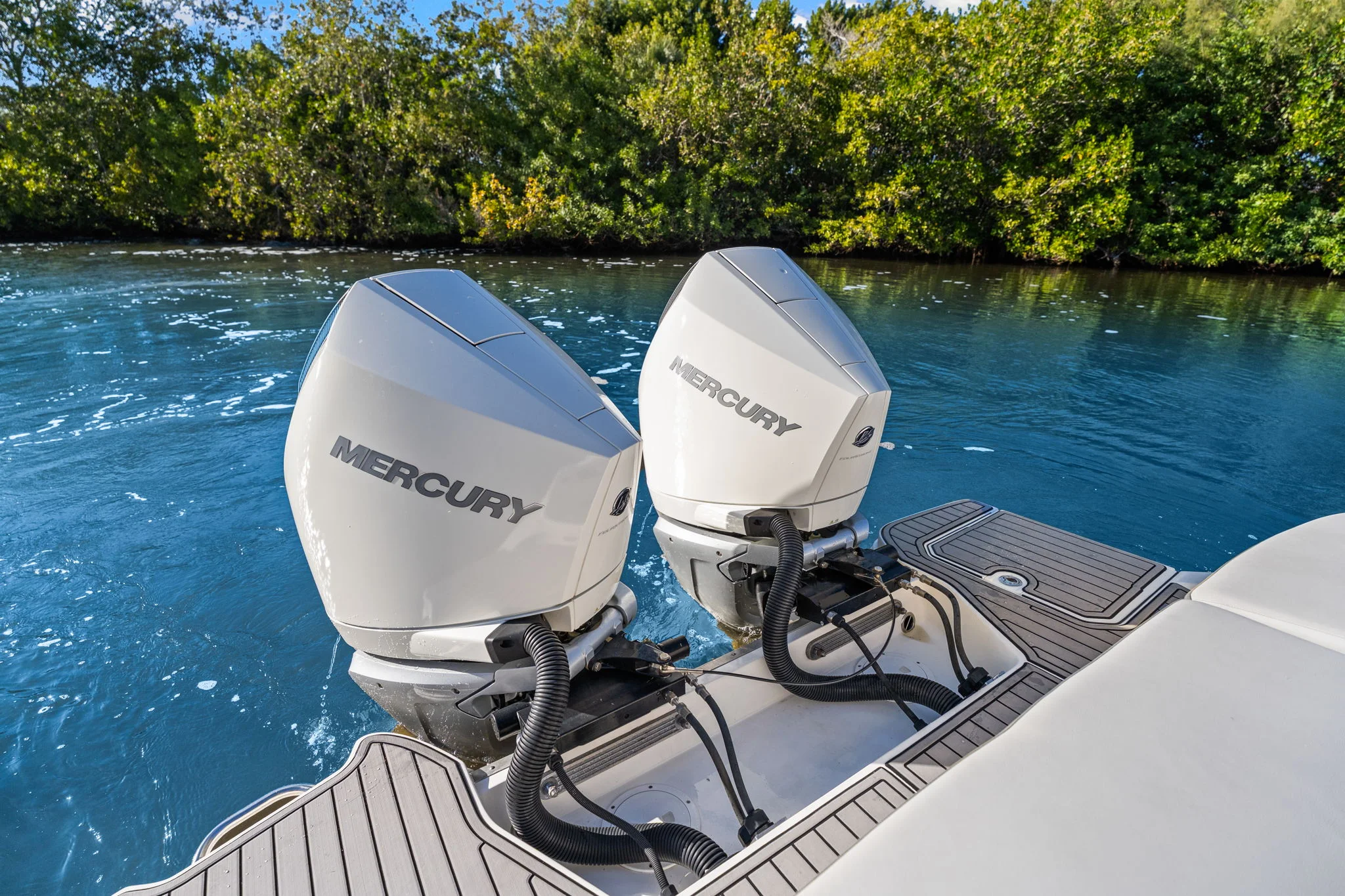 2023 Sea Ray SDX 290 OB Image Thumbnail #41