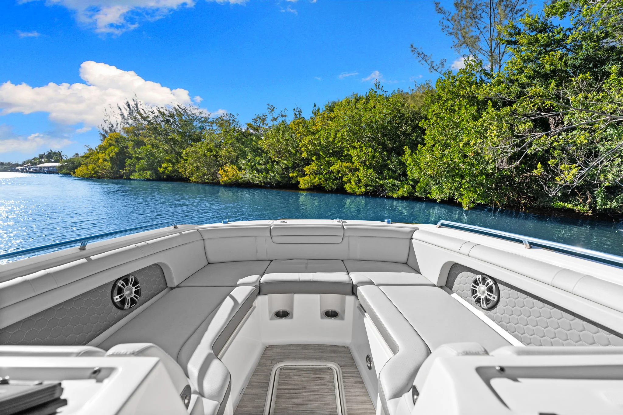 2023 Sea Ray SDX 290 OB Image Thumbnail #11