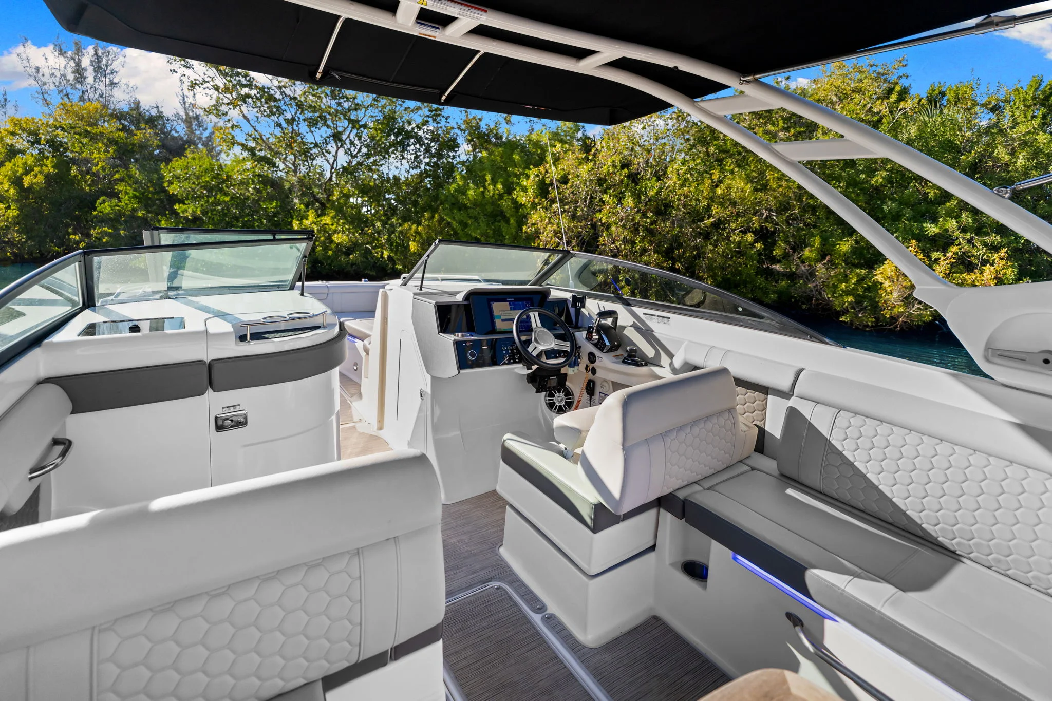 2023 Sea Ray SDX 290 OB Image Thumbnail #18