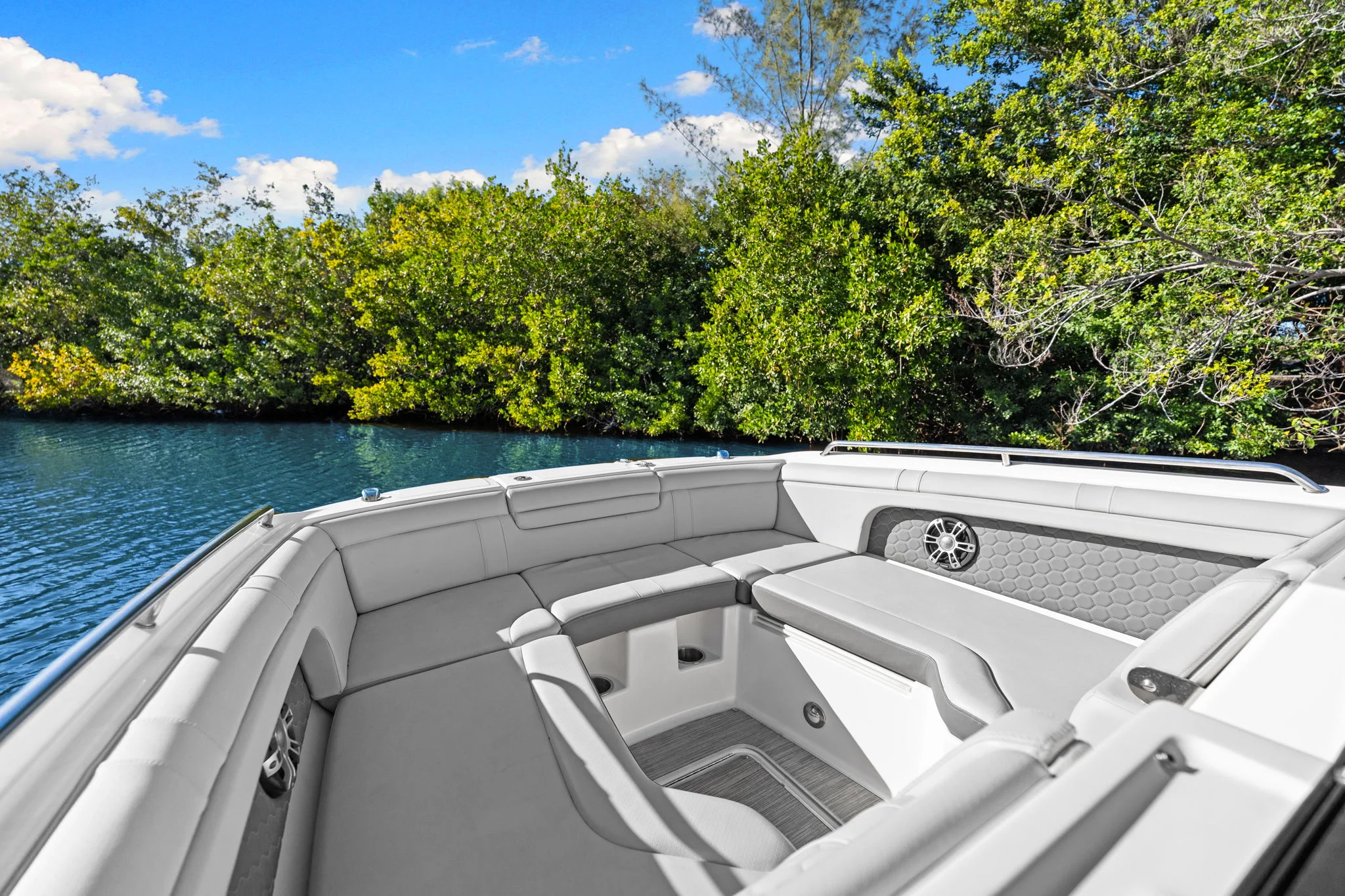 2023 Sea Ray SDX 290 OB Image Thumbnail #13