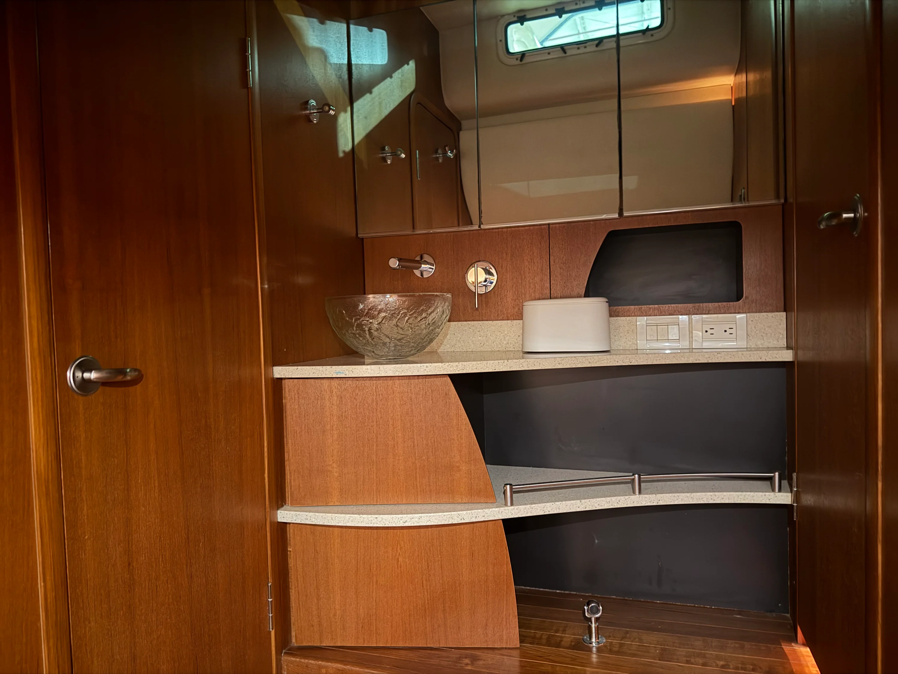 2008 Tiara Yachts 4300 SOVRAN Image Thumbnail #21