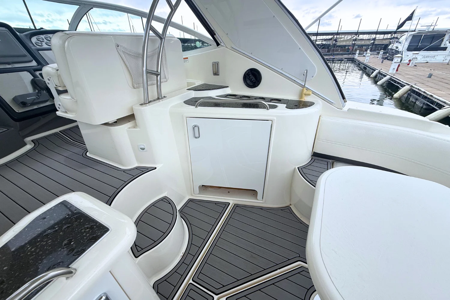 2007 Cruisers Yachts 420 EXPRESS Image Thumbnail #6