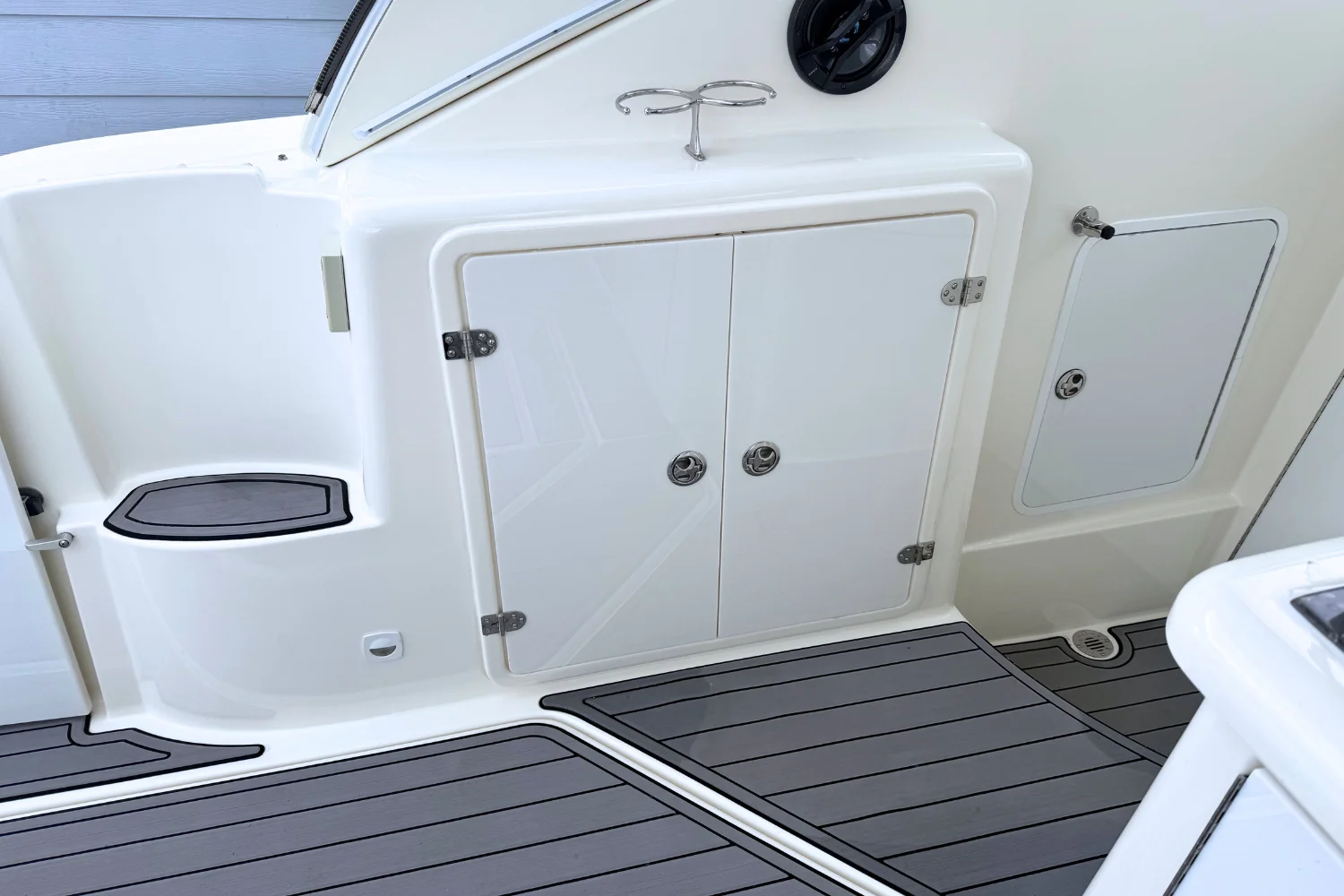 2007 Cruisers Yachts 420 EXPRESS Image Thumbnail #9