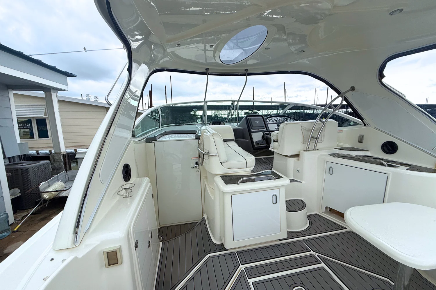 2007 Cruisers Yachts 420 EXPRESS Image Thumbnail #5