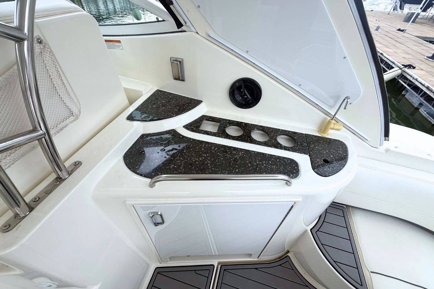 2007 Cruisers Yachts 420 EXPRESS Image Thumbnail #7