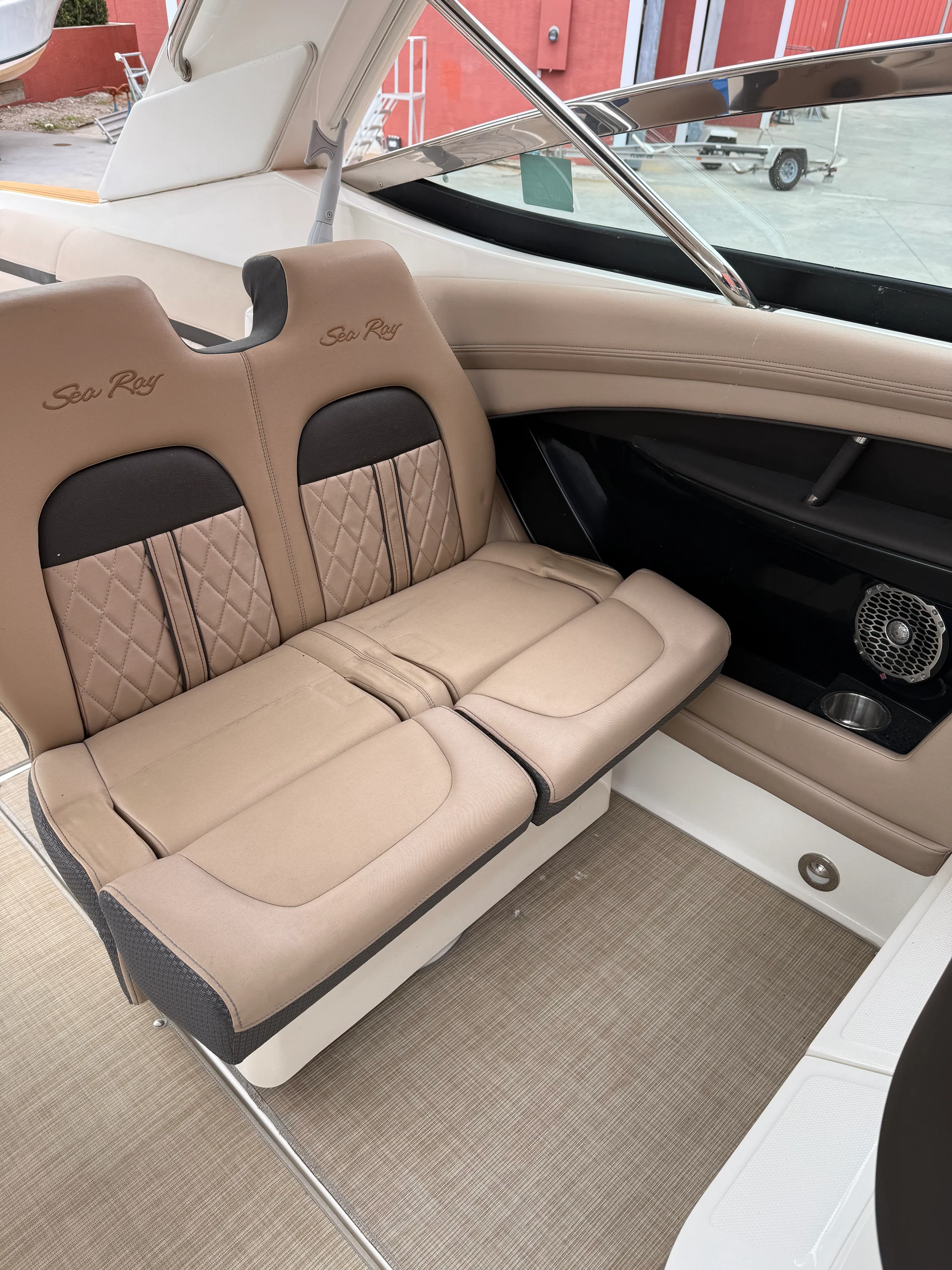 2018 Sea Ray 350 SLX OB Image Thumbnail #7