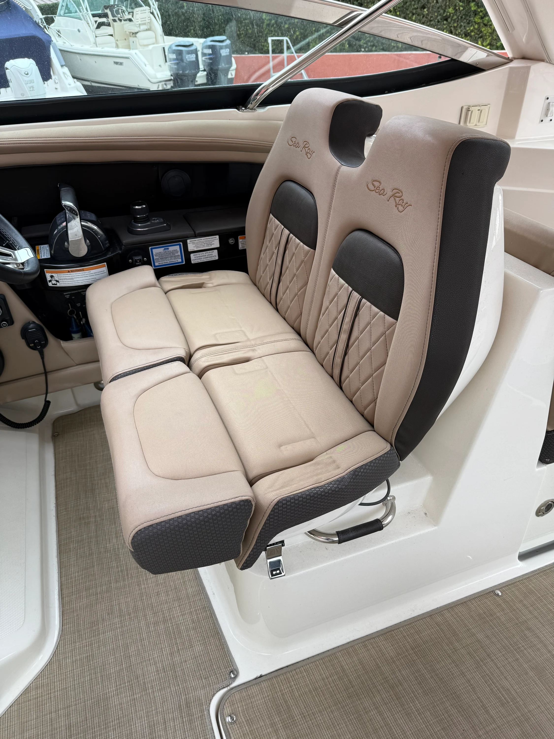 2018 Sea Ray 350 SLX OB Image Thumbnail #8