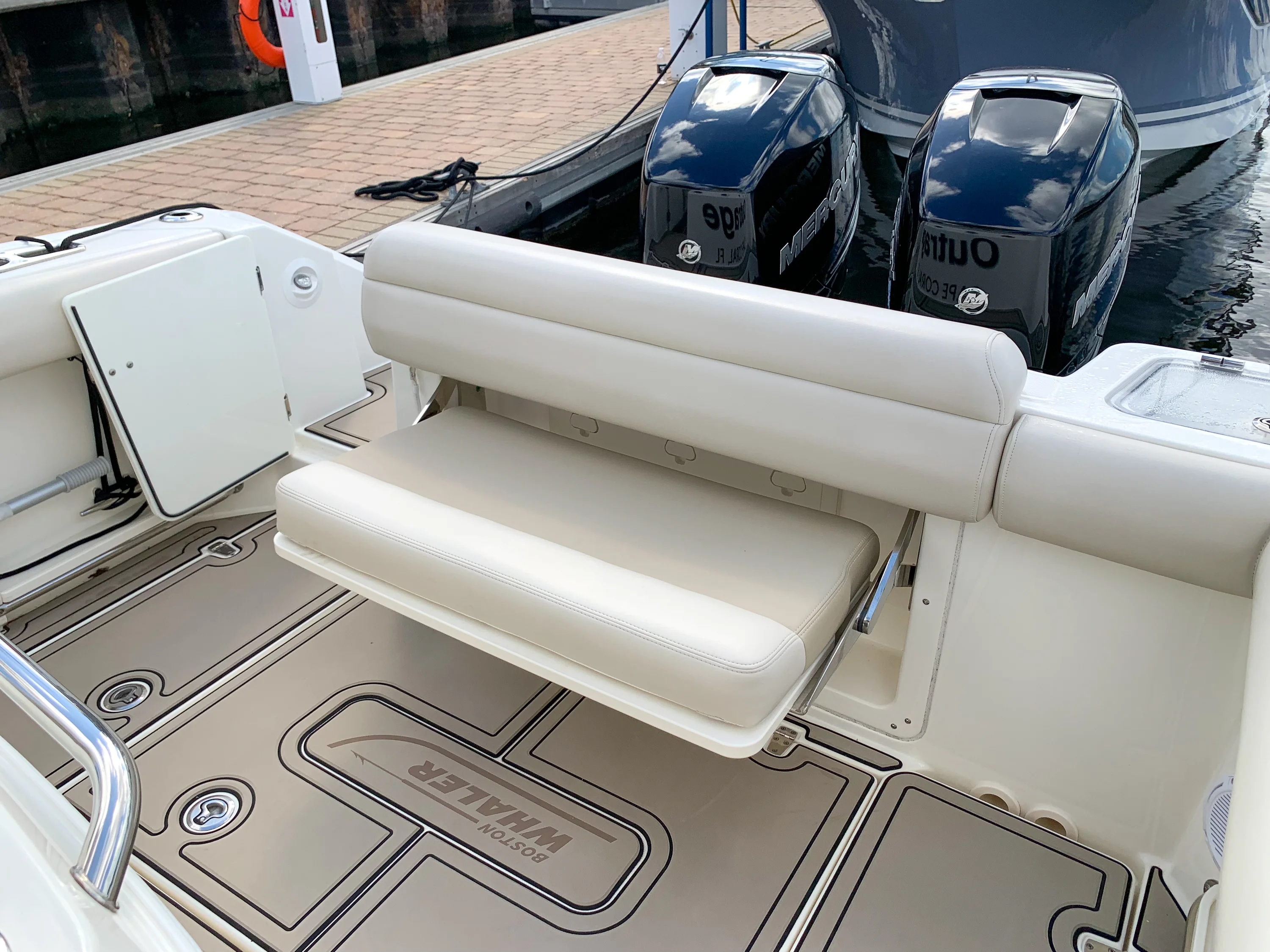 2017 Boston Whaler 280 OUTRAGE Image Thumbnail #7