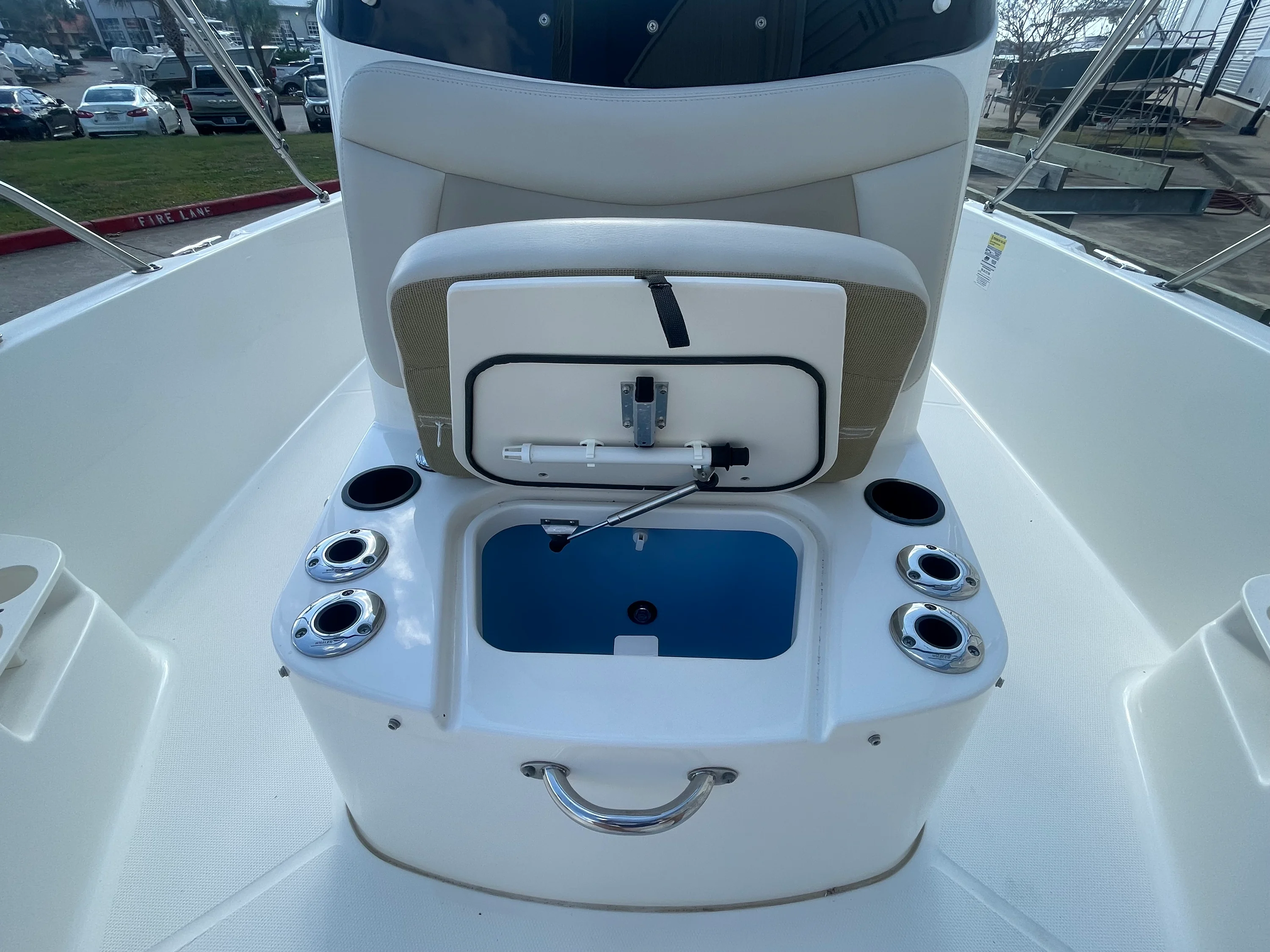 2019 Boston Whaler 210 DAUNTLESS Image Thumbnail #17