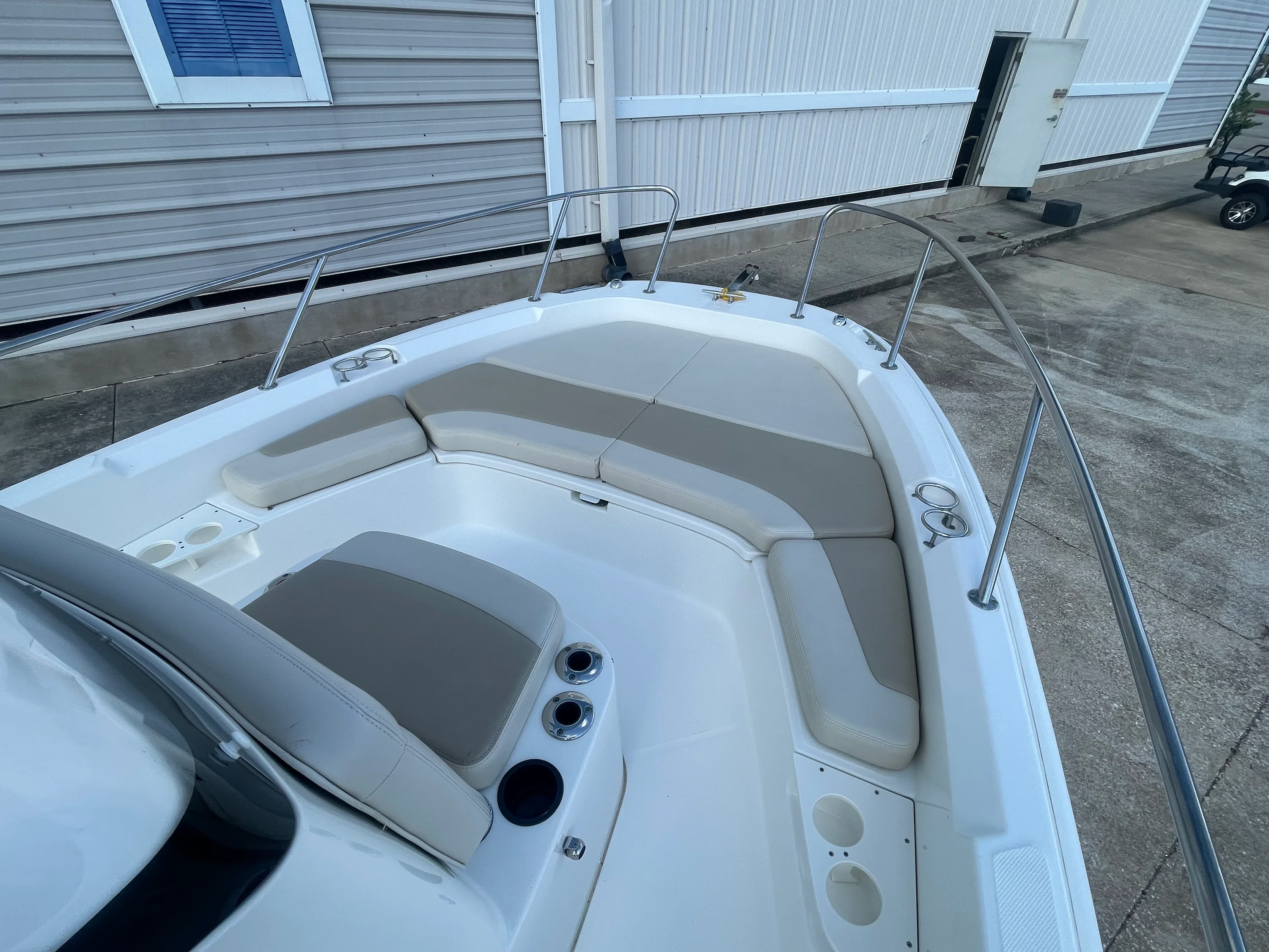 2019 Boston Whaler 210 DAUNTLESS Image Thumbnail #14