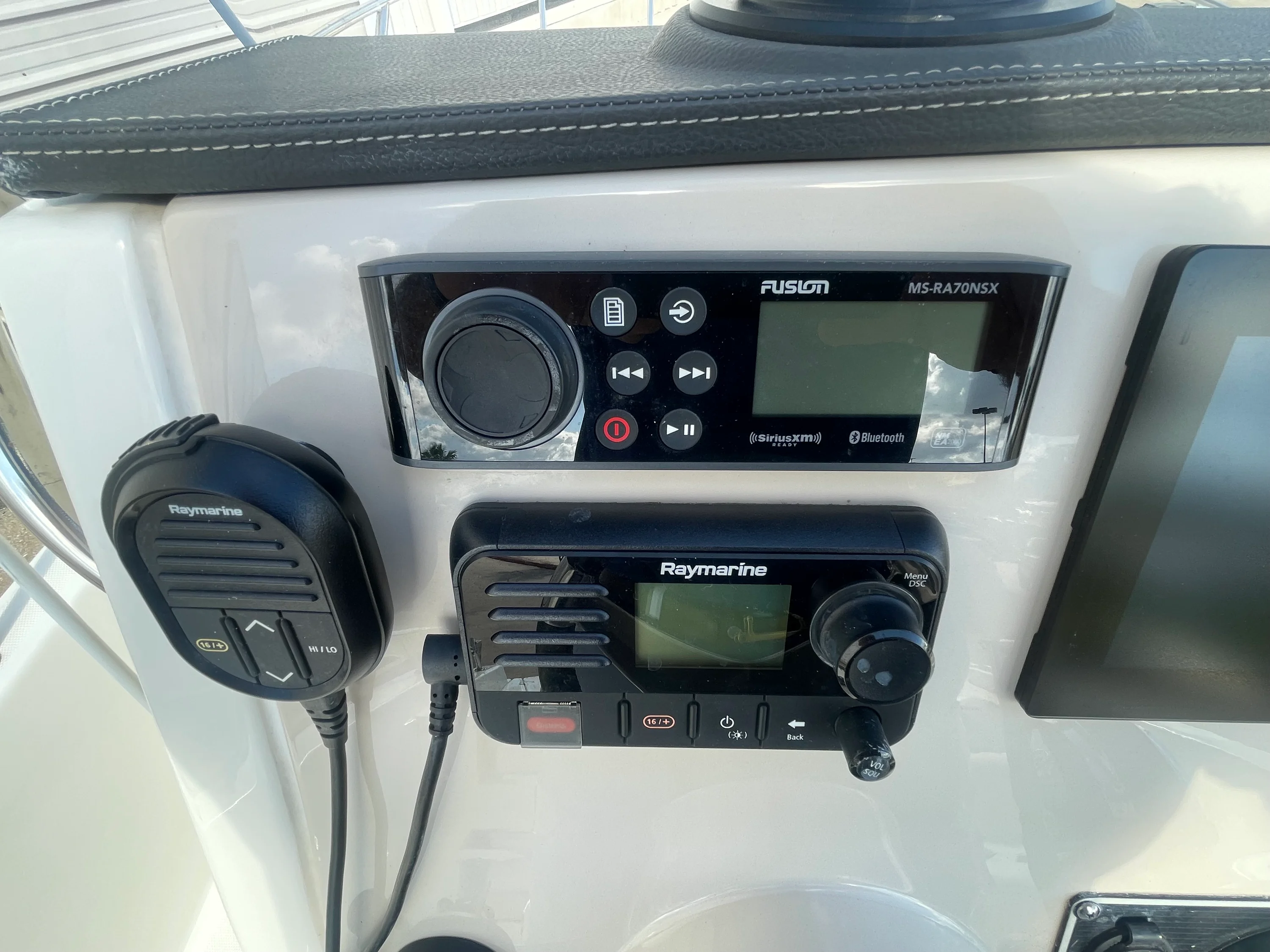 2019 Boston Whaler 210 DAUNTLESS Image Thumbnail #19