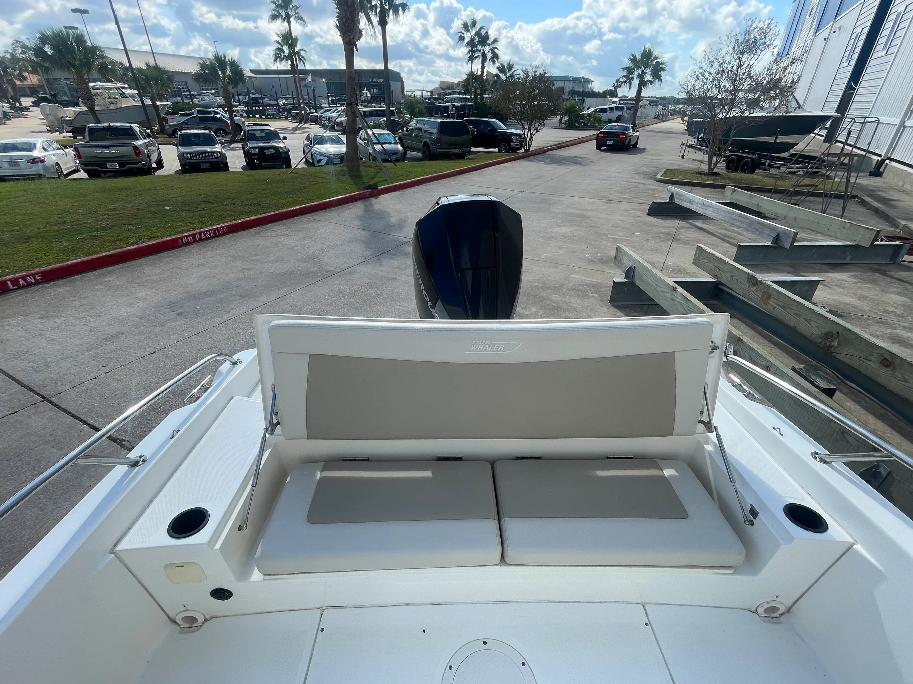 2019 Boston Whaler 210 DAUNTLESS Image Thumbnail #11