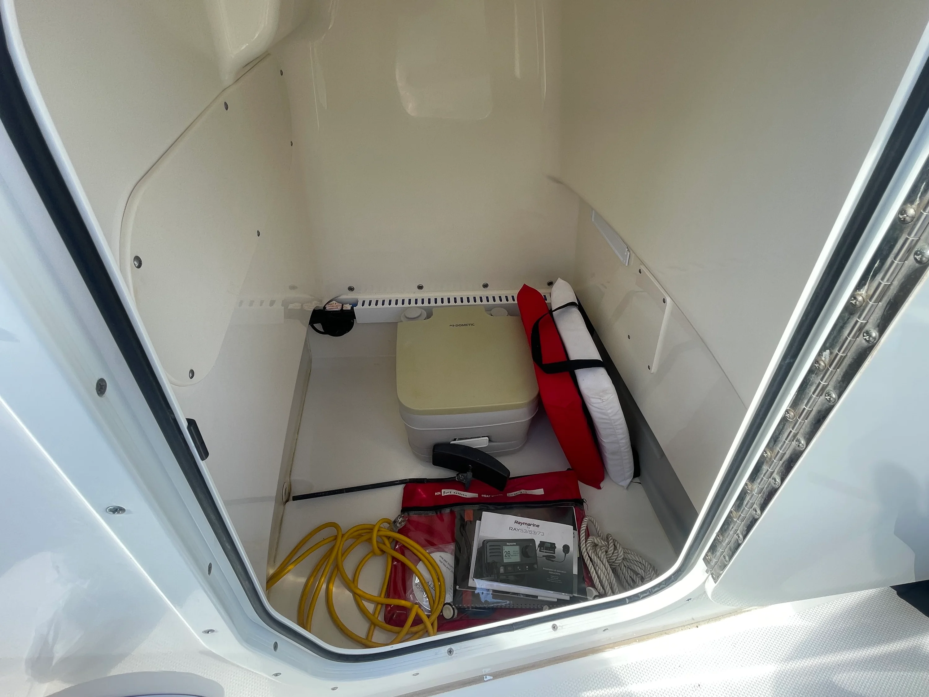 2019 Boston Whaler 210 DAUNTLESS Image Thumbnail #18