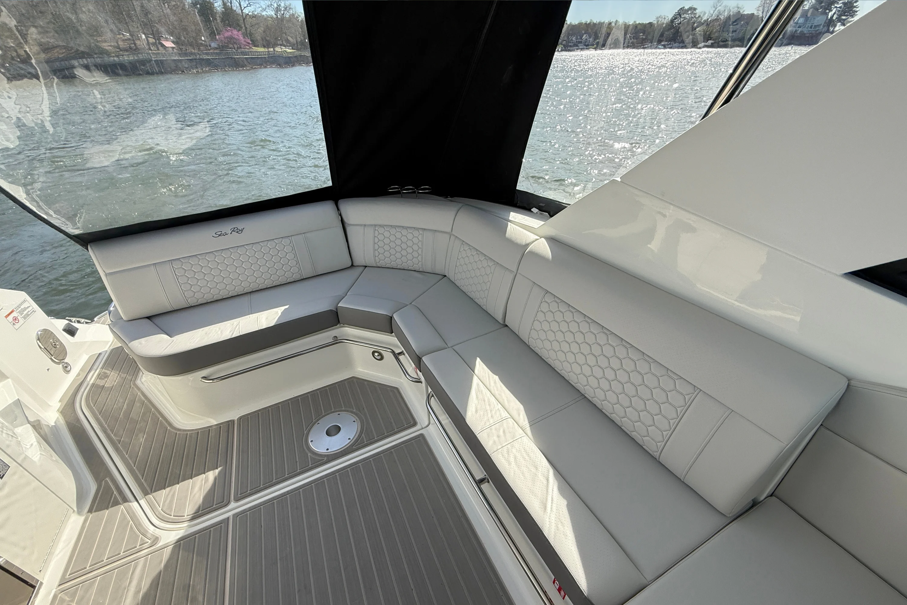 2026 Sea Ray Sundancer 320 Image Thumbnail #17