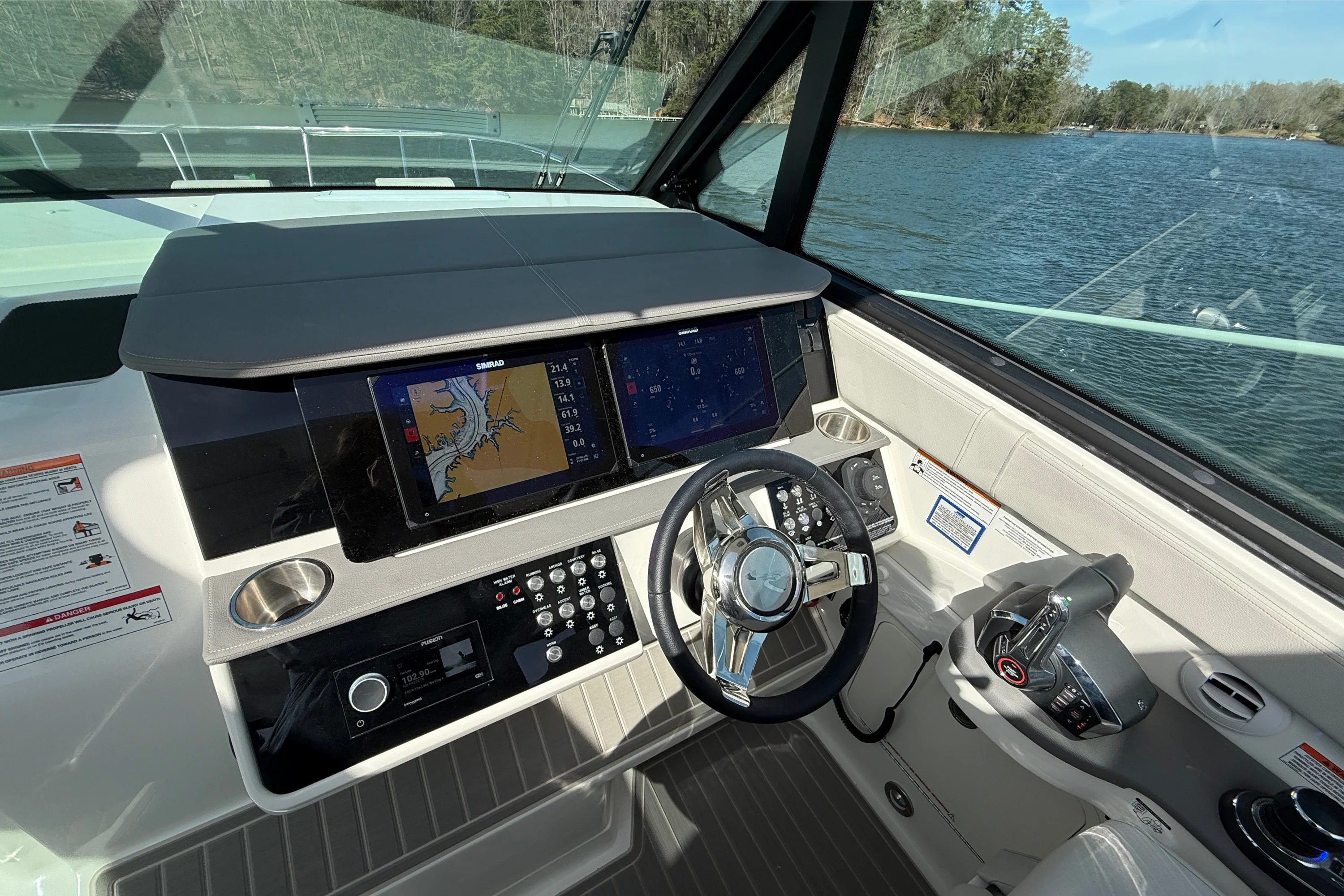 2026 Sea Ray Sundancer 320 Image Thumbnail #31