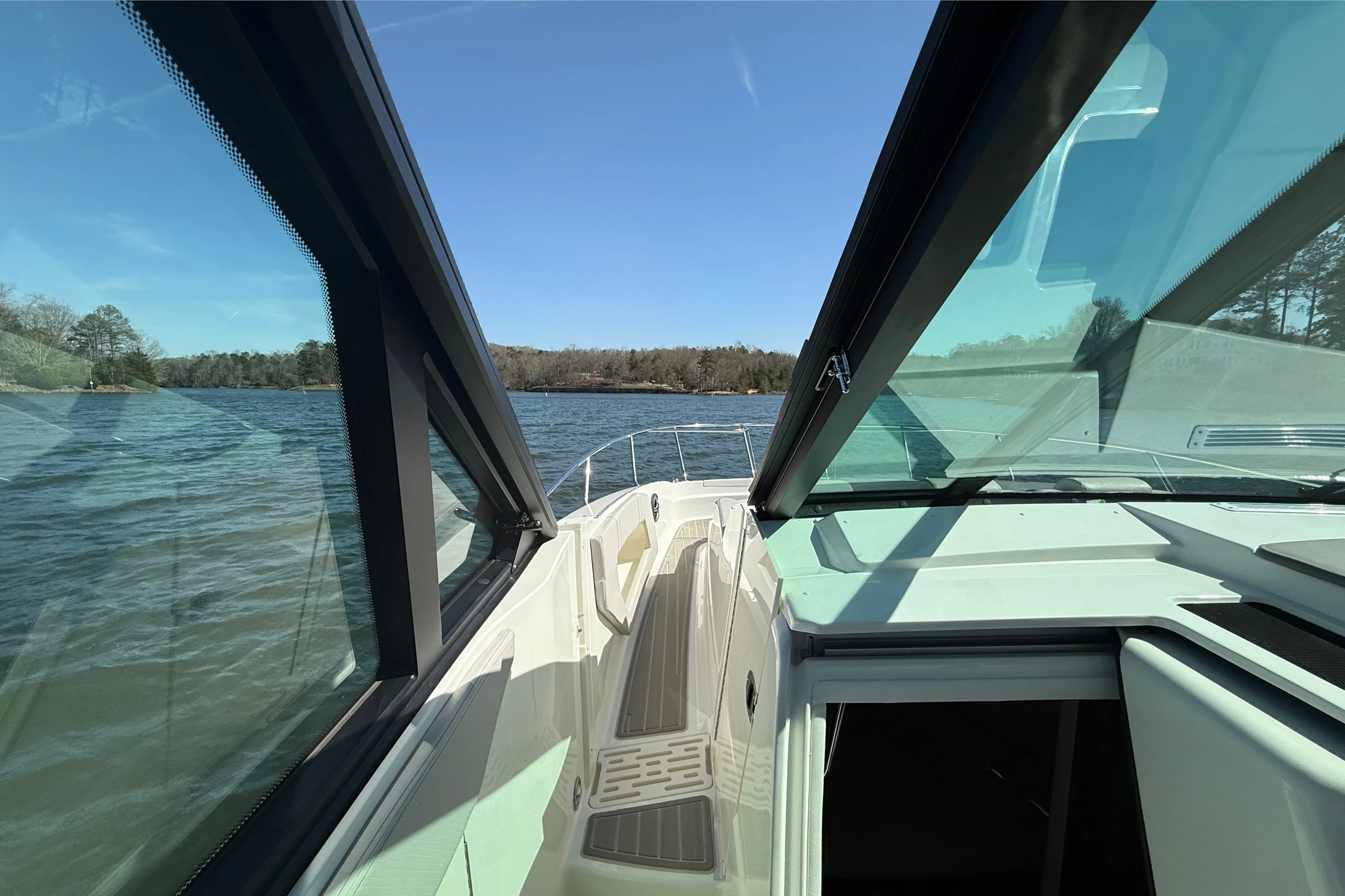 2026 Sea Ray Sundancer 320 Image Thumbnail #52