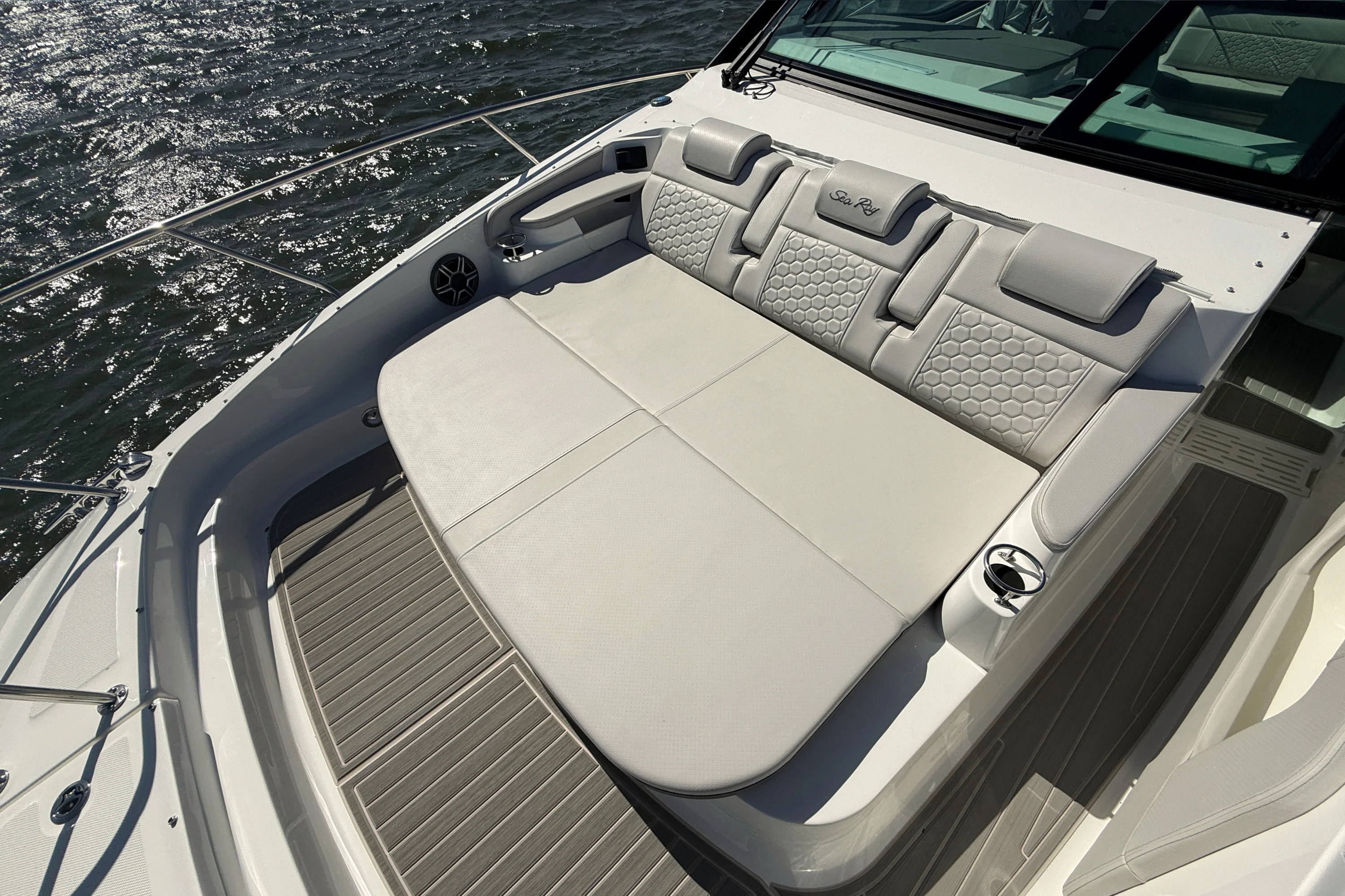 2026 Sea Ray Sundancer 320 Image Thumbnail #56