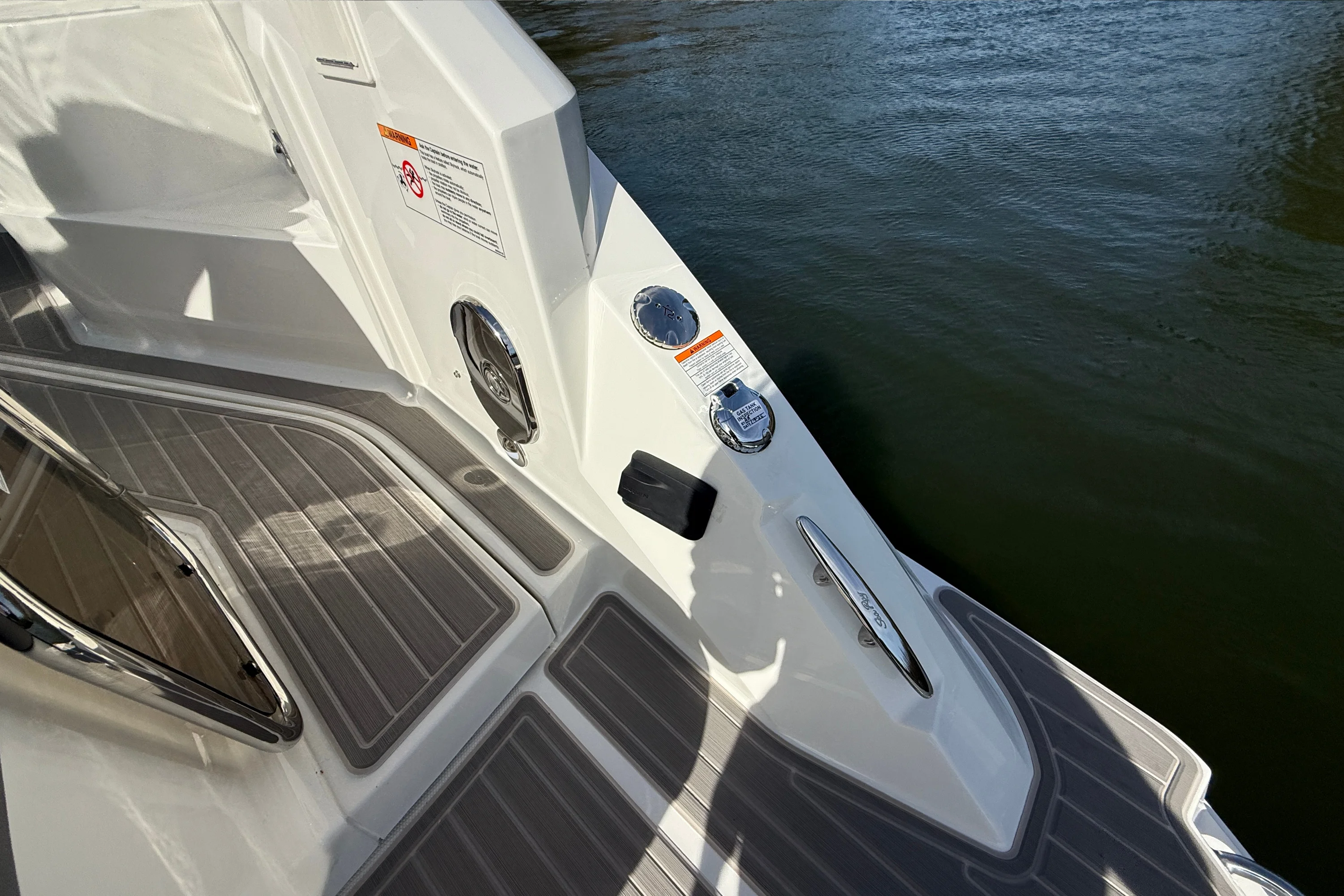 2026 Sea Ray Sundancer 320 Image Thumbnail #13