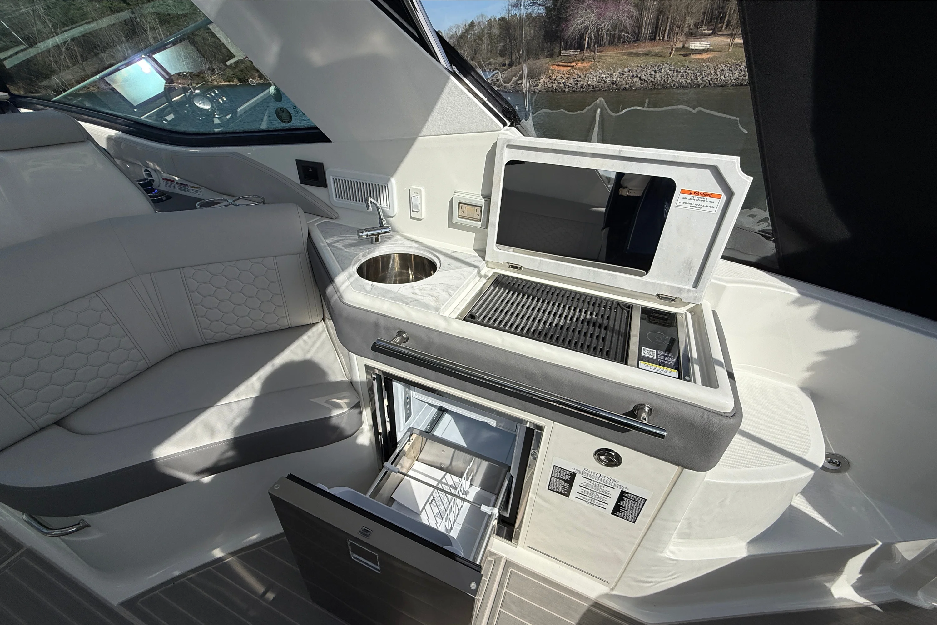 2026 Sea Ray Sundancer 320 Image Thumbnail #25