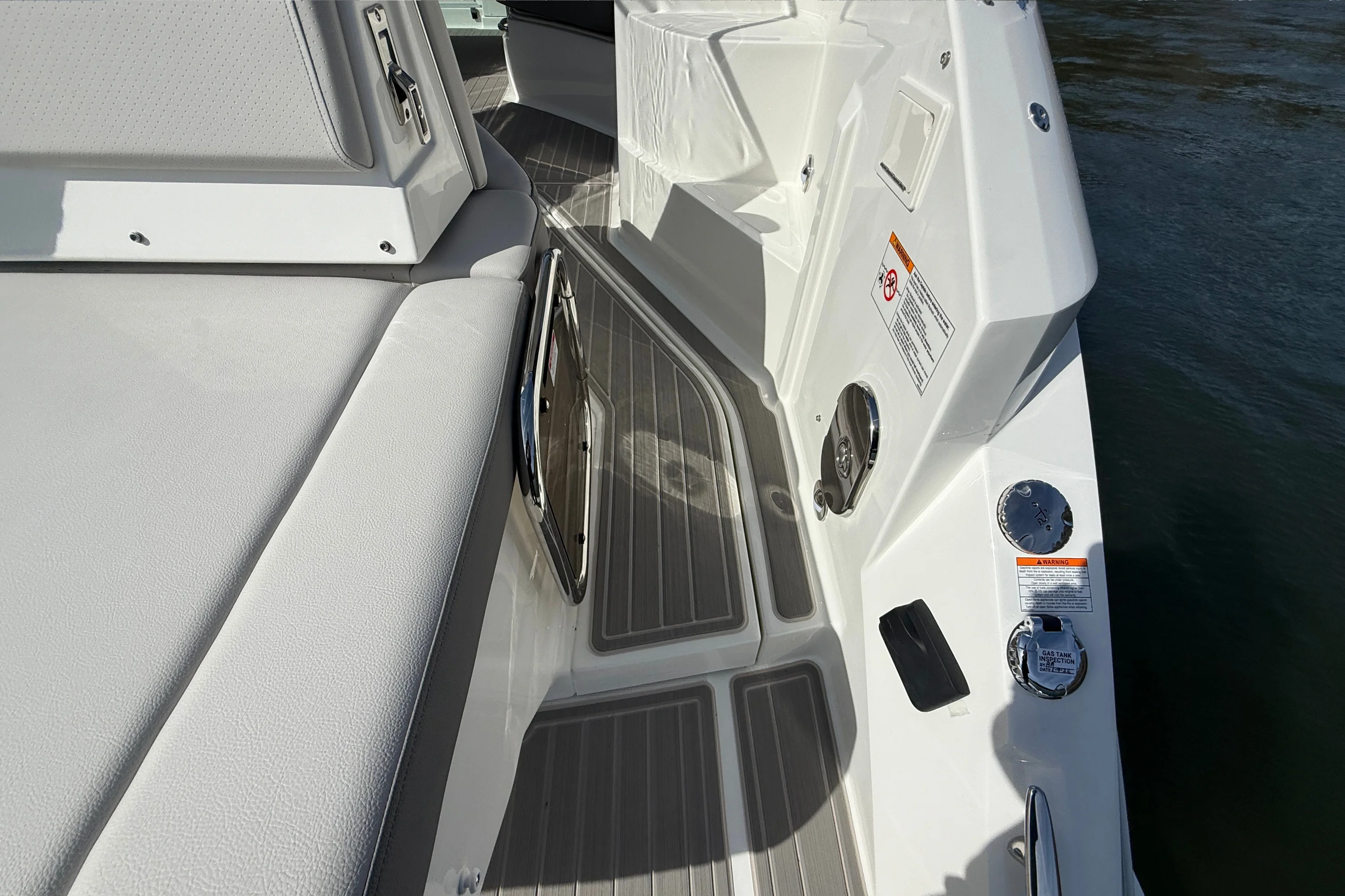 2026 Sea Ray Sundancer 320 Image Thumbnail #12