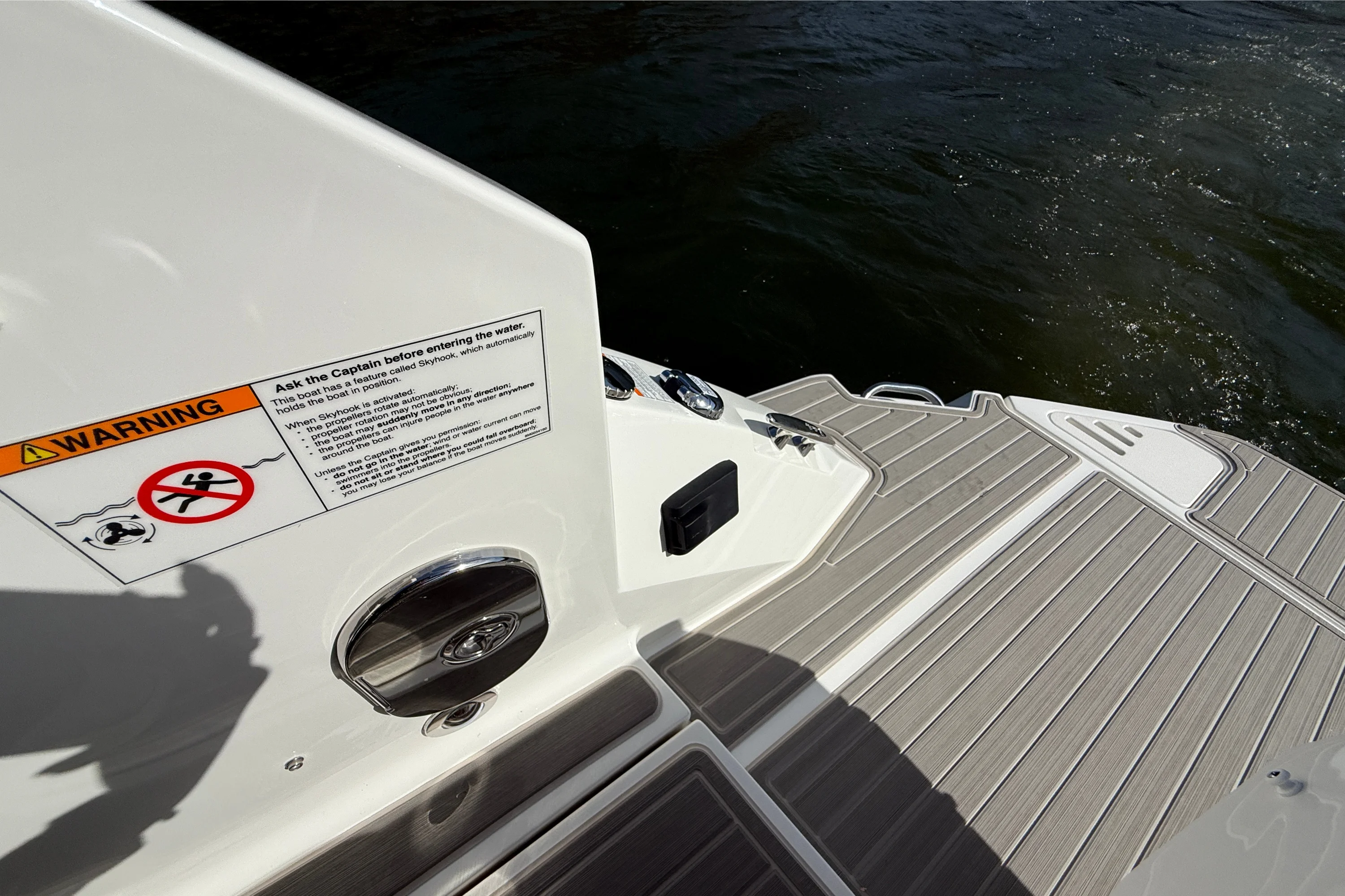 2026 Sea Ray Sundancer 320 Image Thumbnail #14