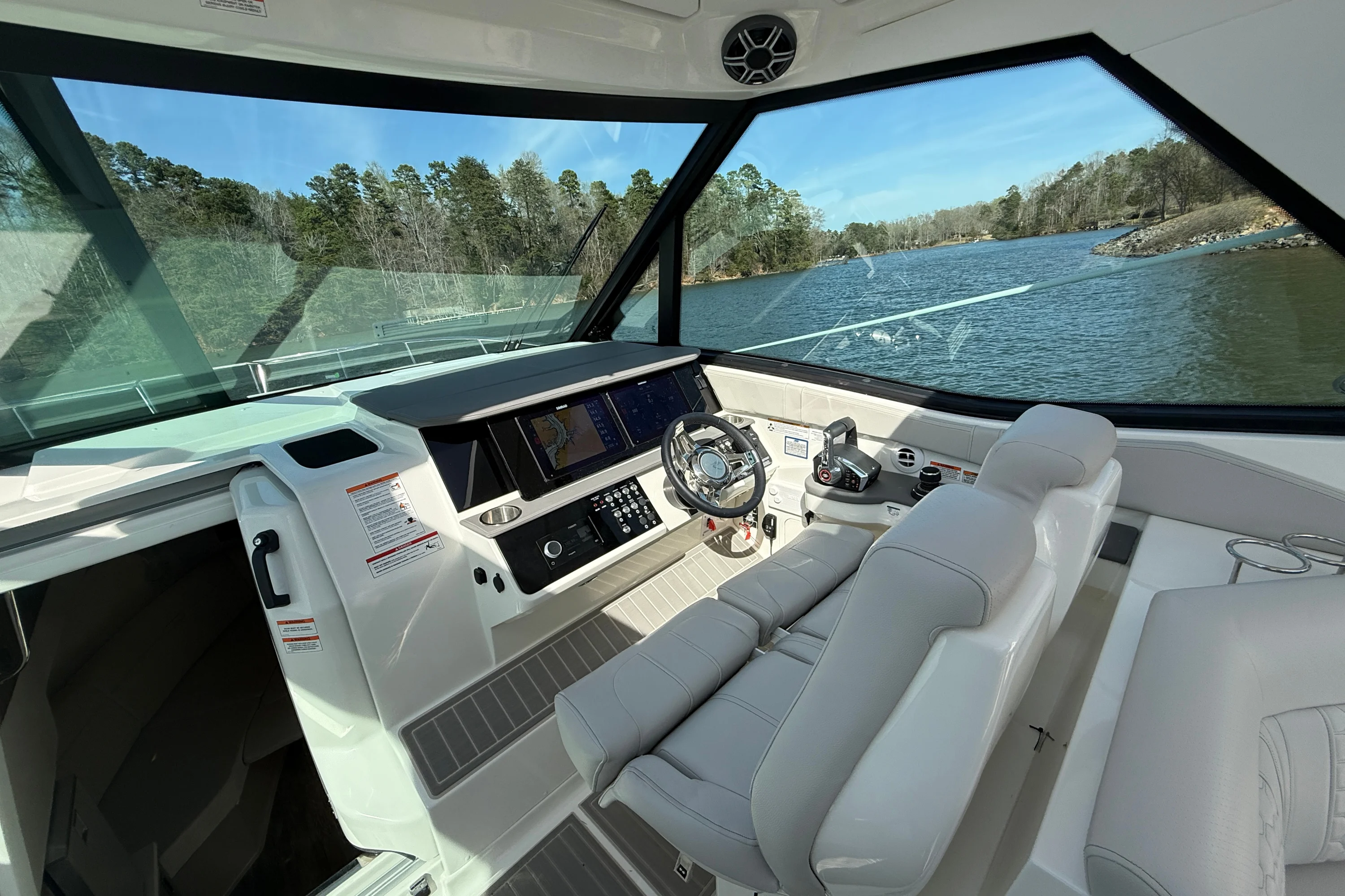 2026 Sea Ray Sundancer 320 Image Thumbnail #29