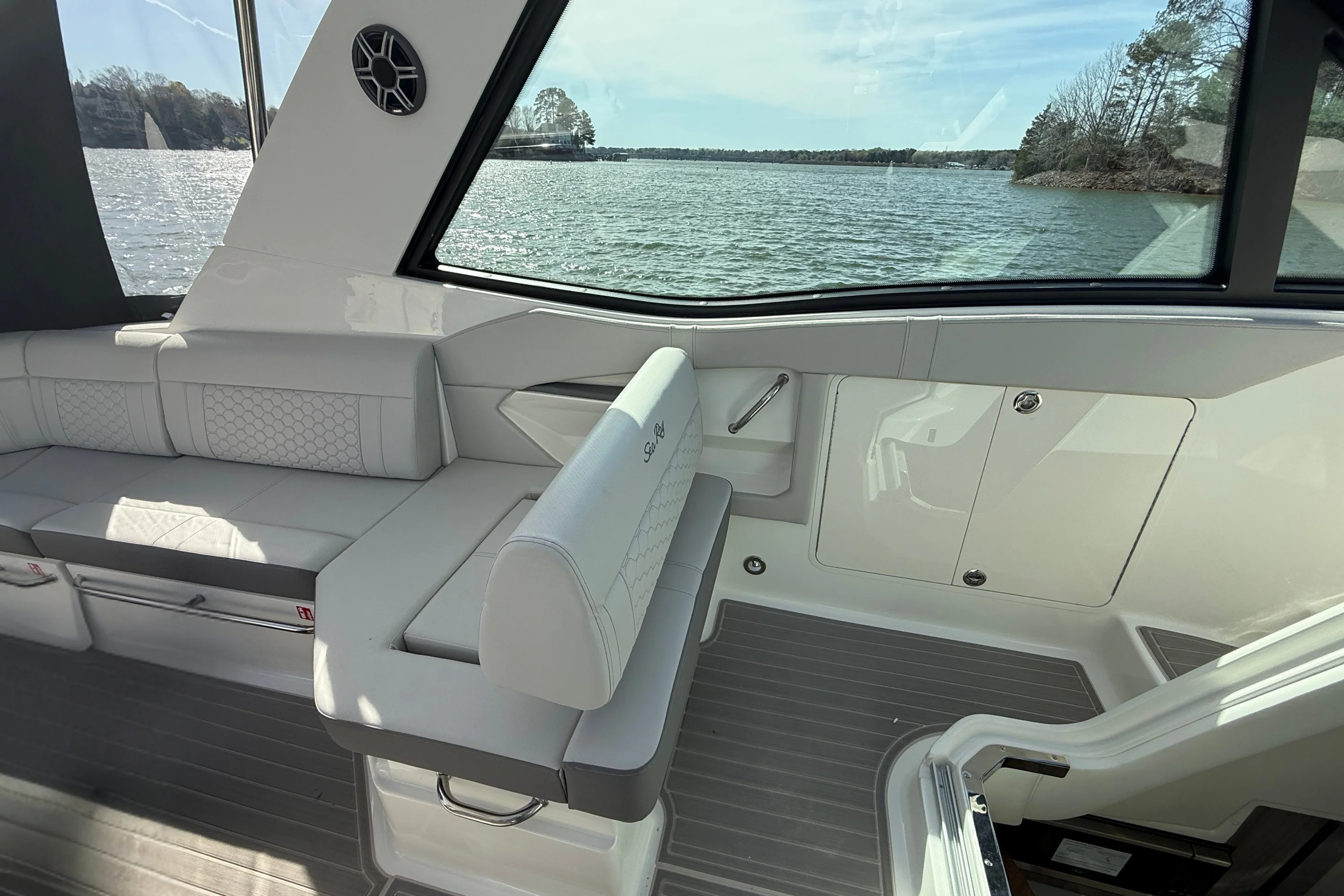 2026 Sea Ray Sundancer 320 Image Thumbnail #23