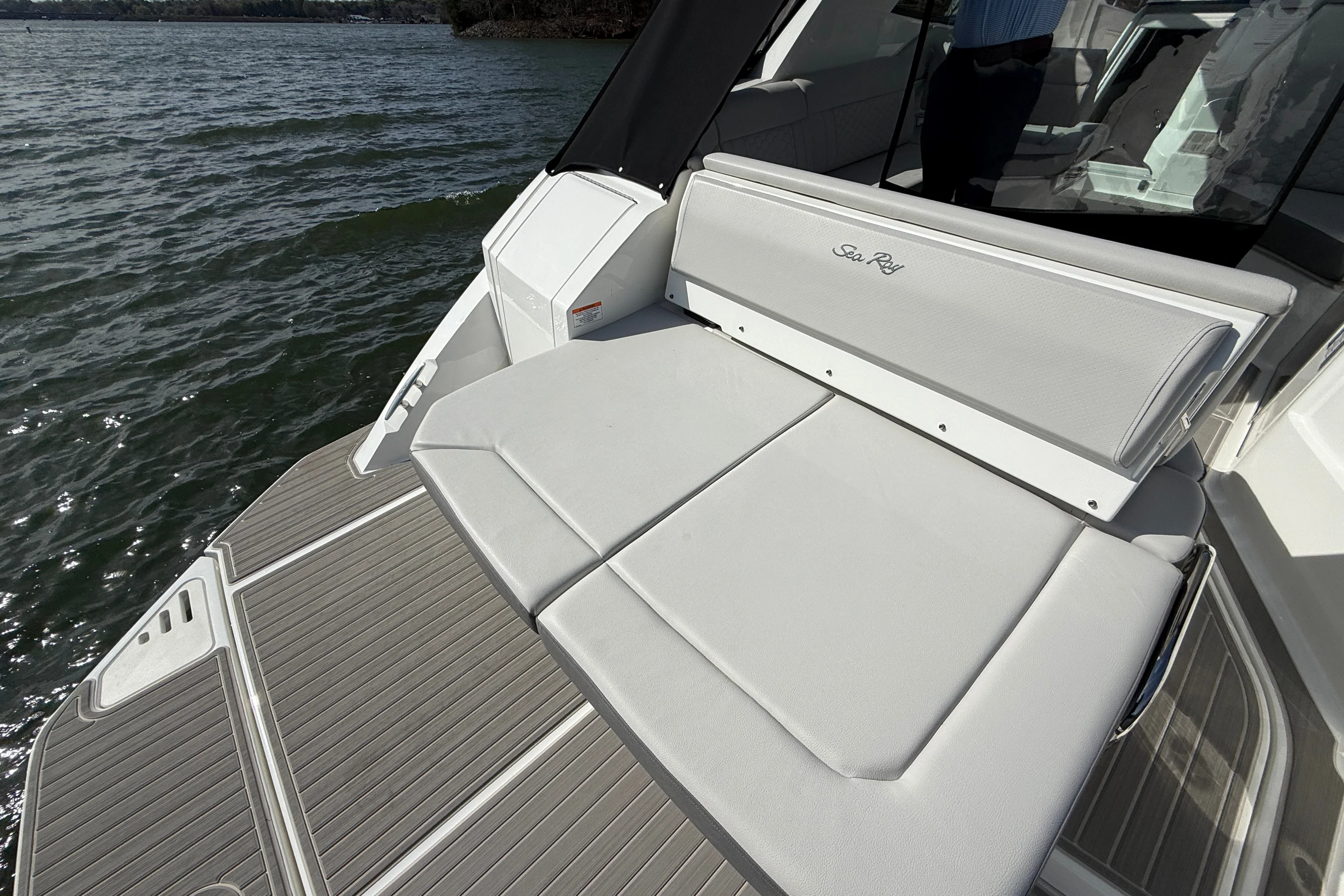 2026 Sea Ray Sundancer 320 Image Thumbnail #10