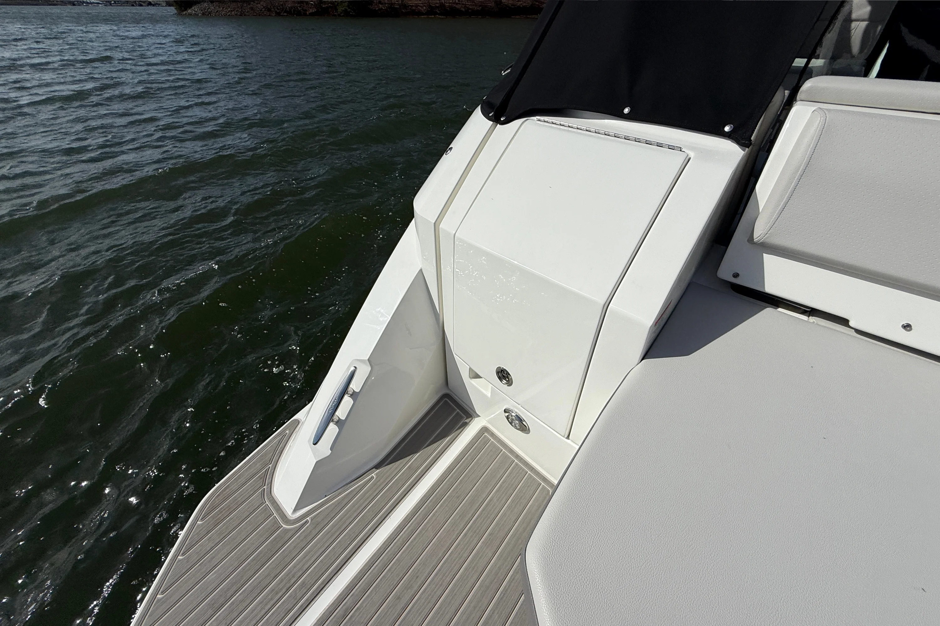 2026 Sea Ray Sundancer 320 Image Thumbnail #8