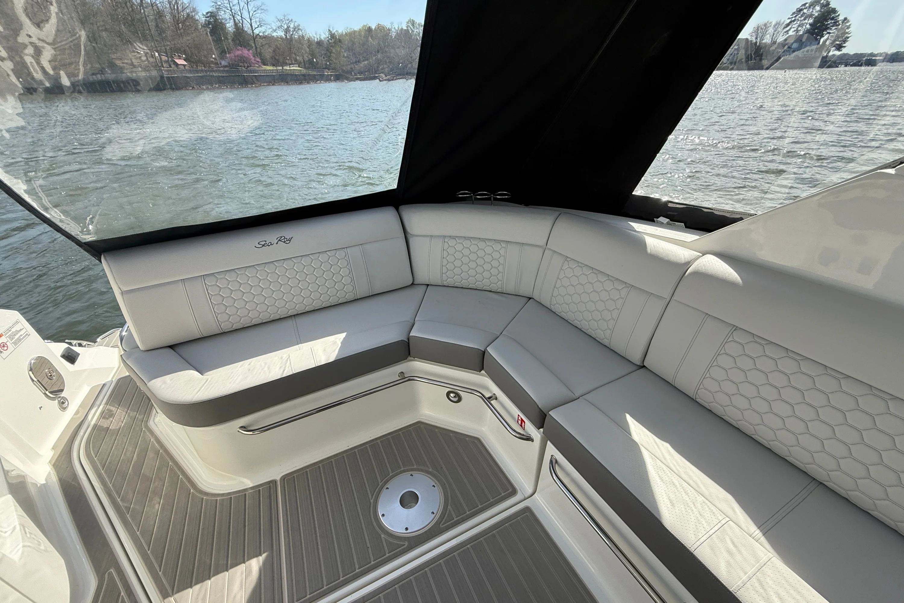 2026 Sea Ray Sundancer 320 Image Thumbnail #16