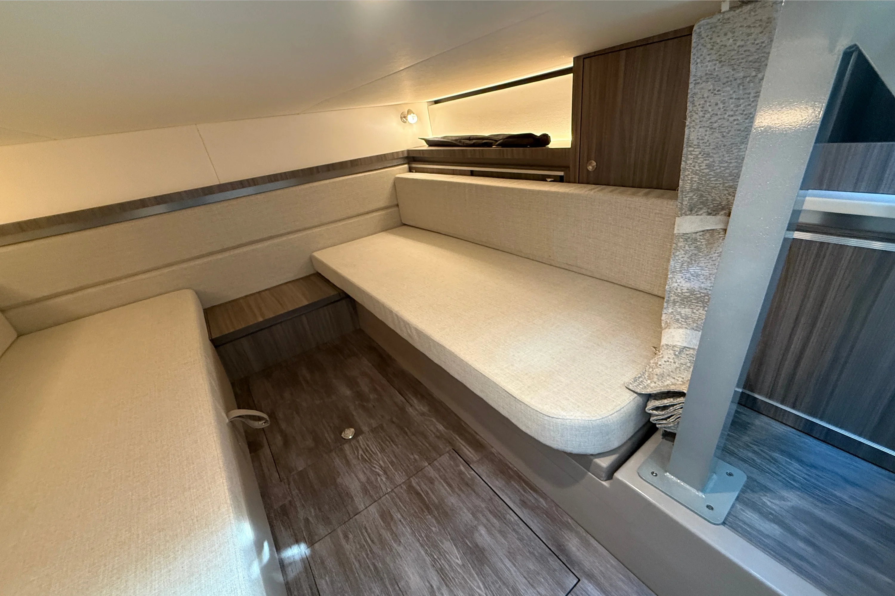 2026 Sea Ray Sundancer 320 Image Thumbnail #49