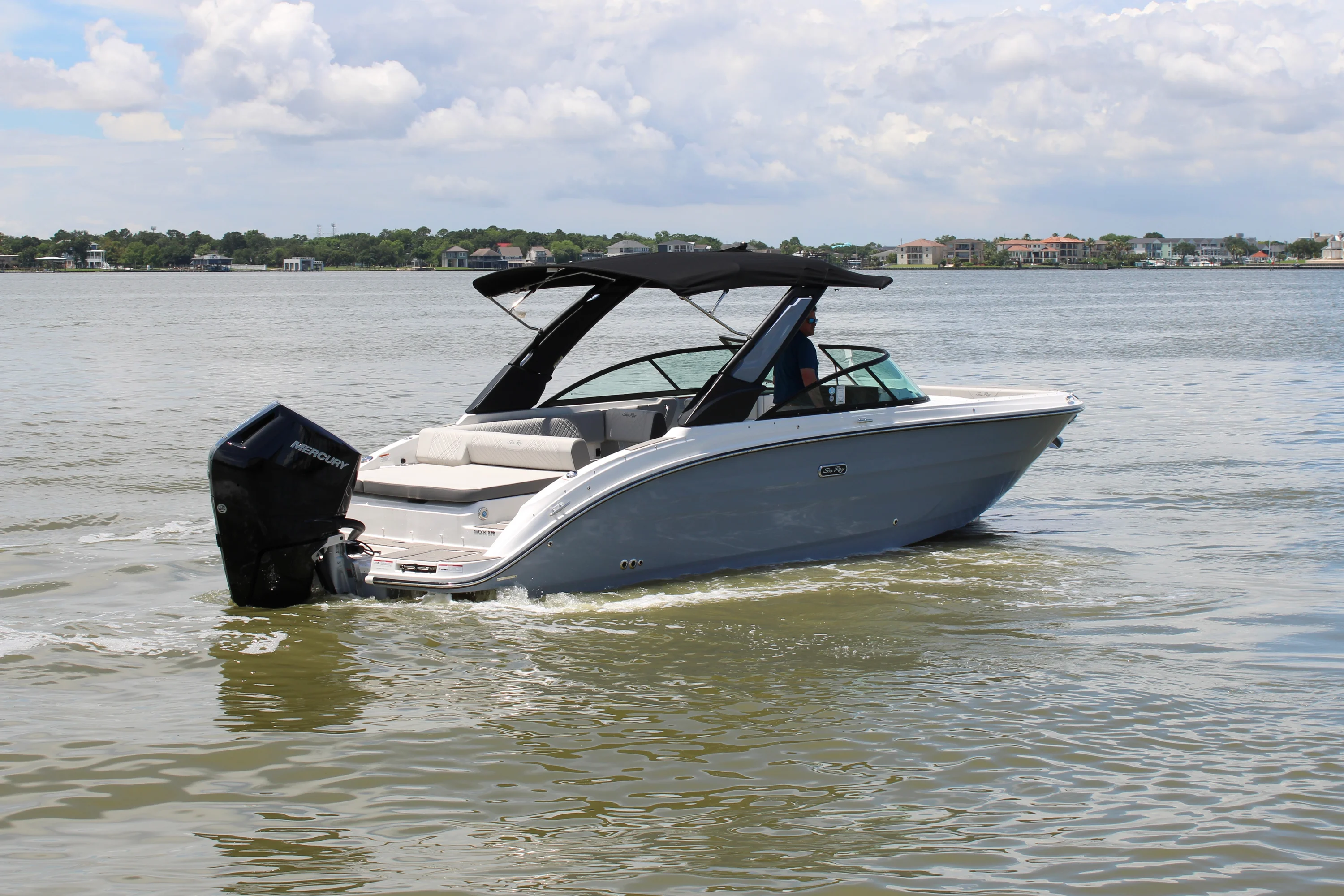2026 Sea Ray SDX 270 Outboard Image Thumbnail #8