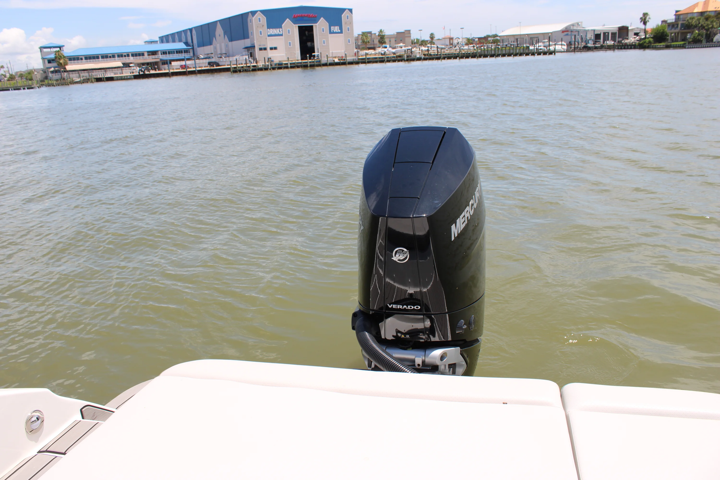 2026 Sea Ray SDX 270 Outboard Image Thumbnail #27