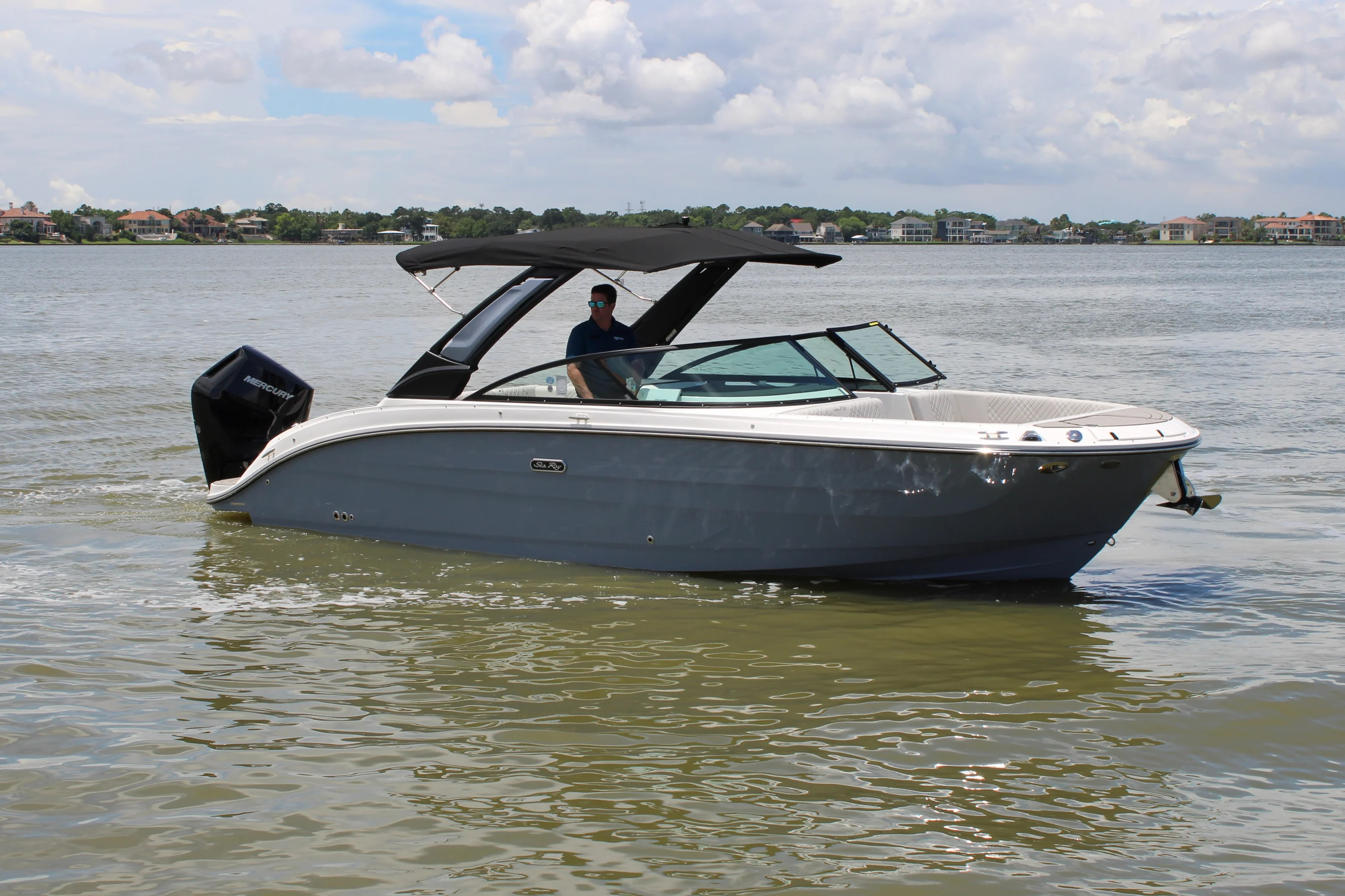 2026 Sea Ray SDX 270 Outboard Image Thumbnail #6