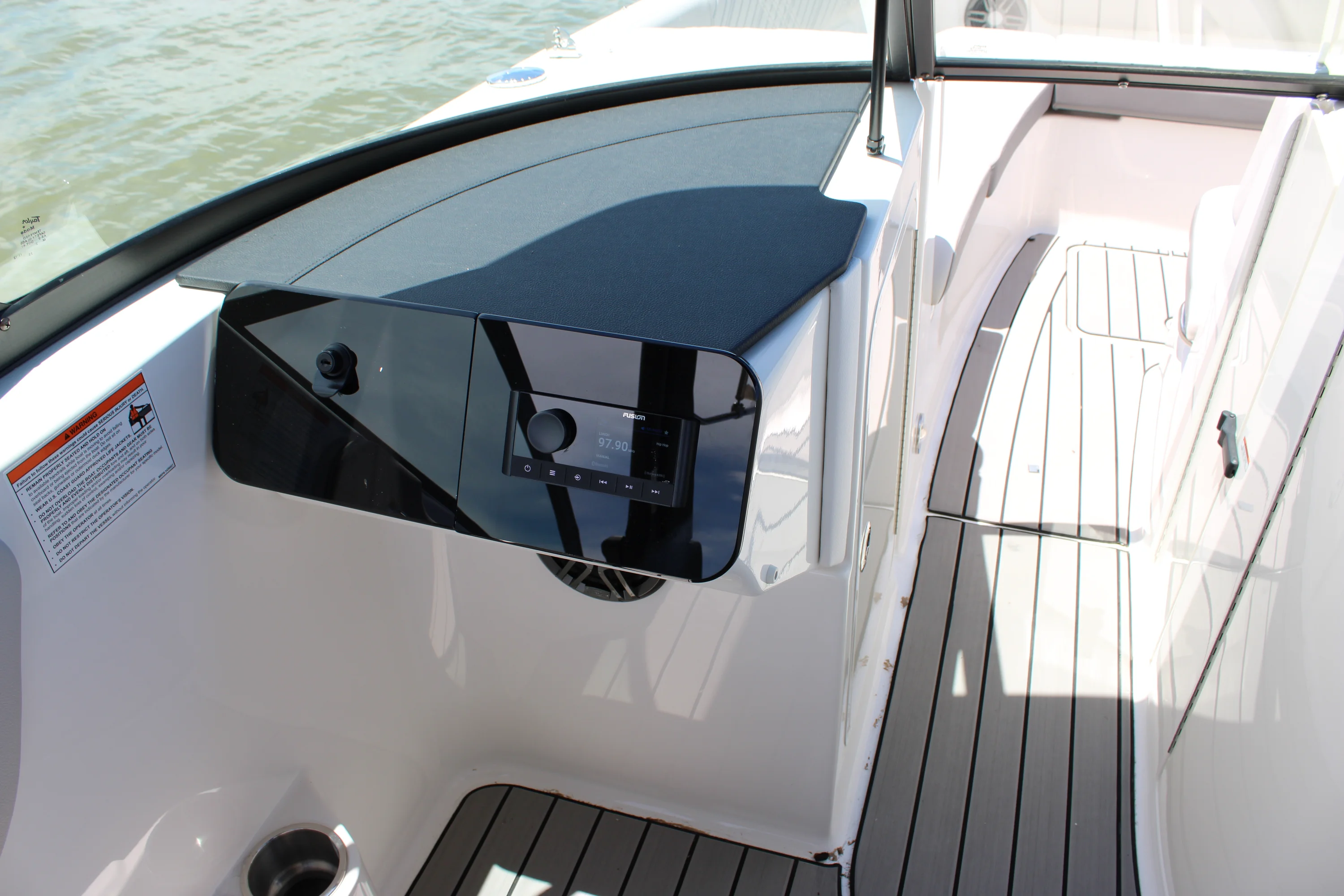 2026 Sea Ray SDX 270 Outboard Image Thumbnail #41