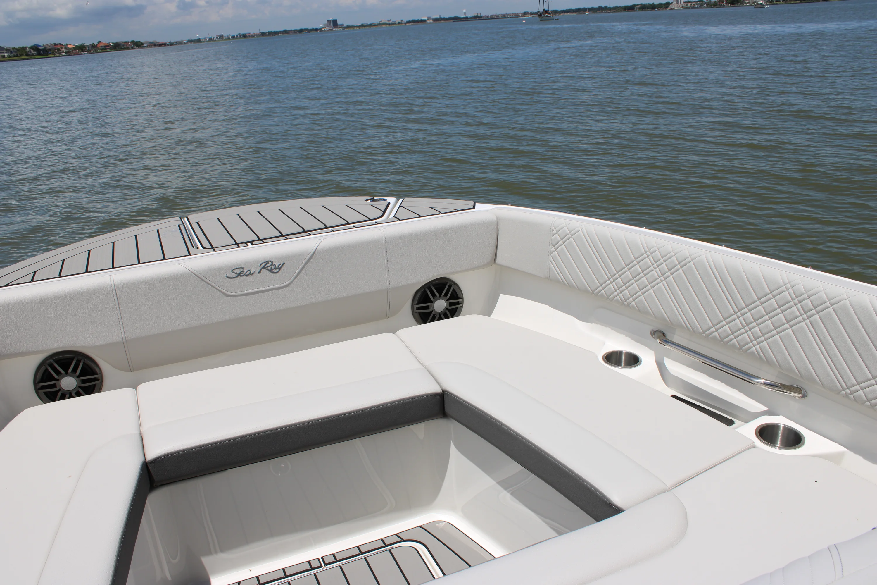 2026 Sea Ray SDX 270 Outboard Image Thumbnail #49