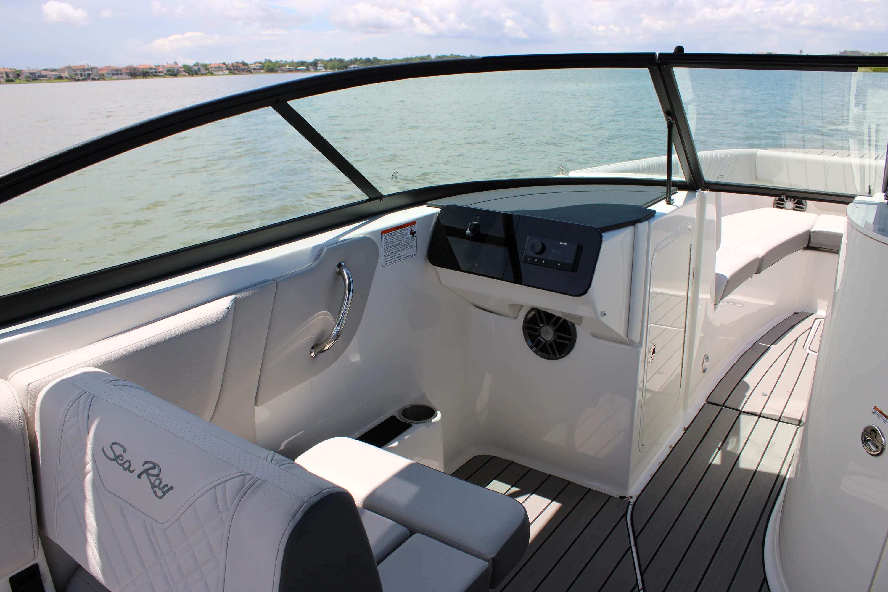 2026 Sea Ray SDX 270 Outboard Image Thumbnail #38