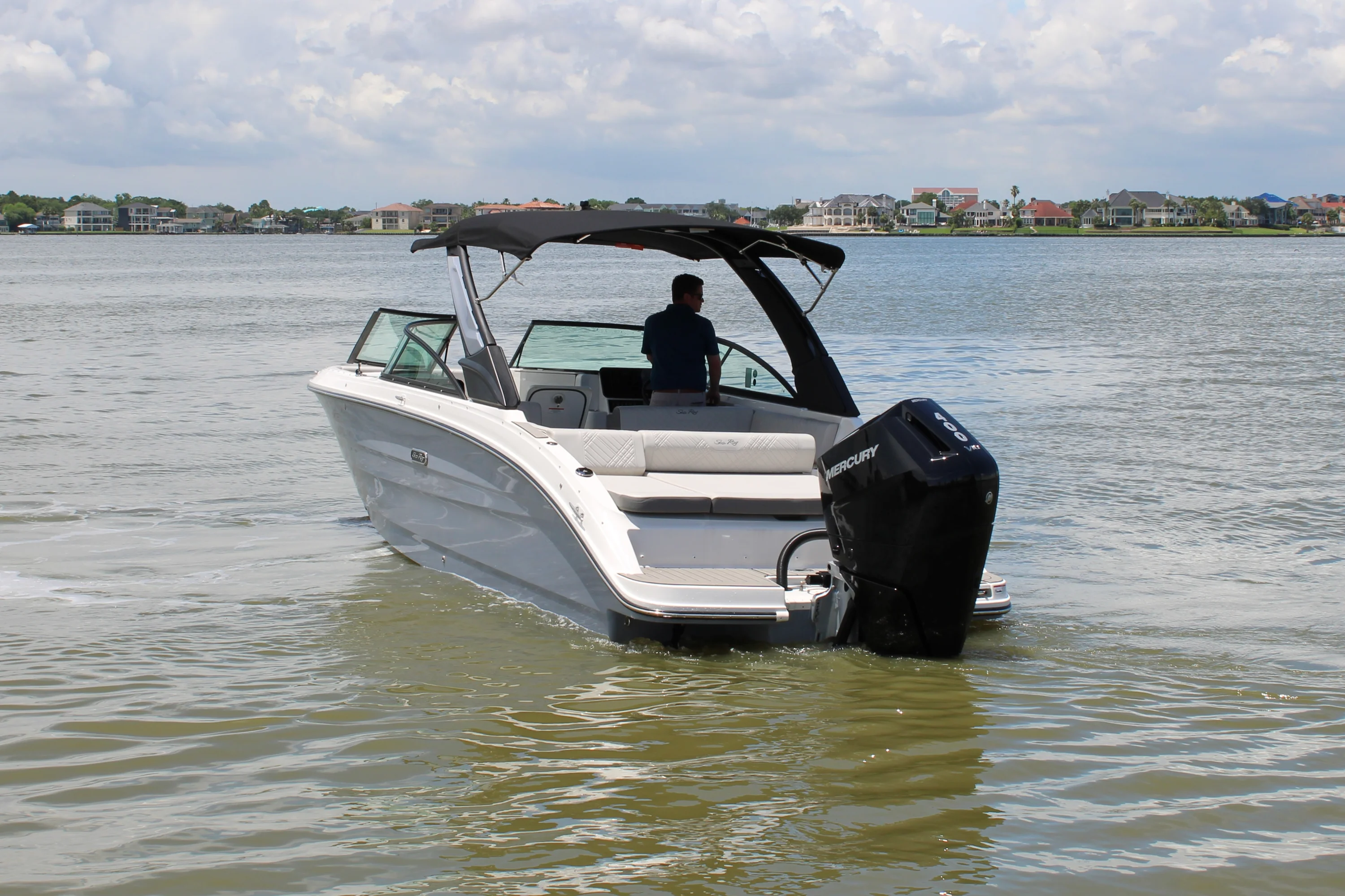 2026 Sea Ray SDX 270 Outboard Image Thumbnail #11