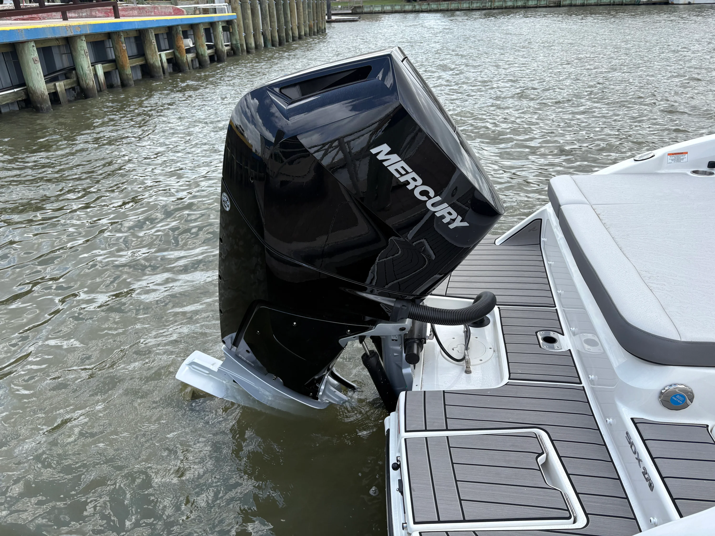 2026 Sea Ray SDX 270 Outboard Image Thumbnail #17