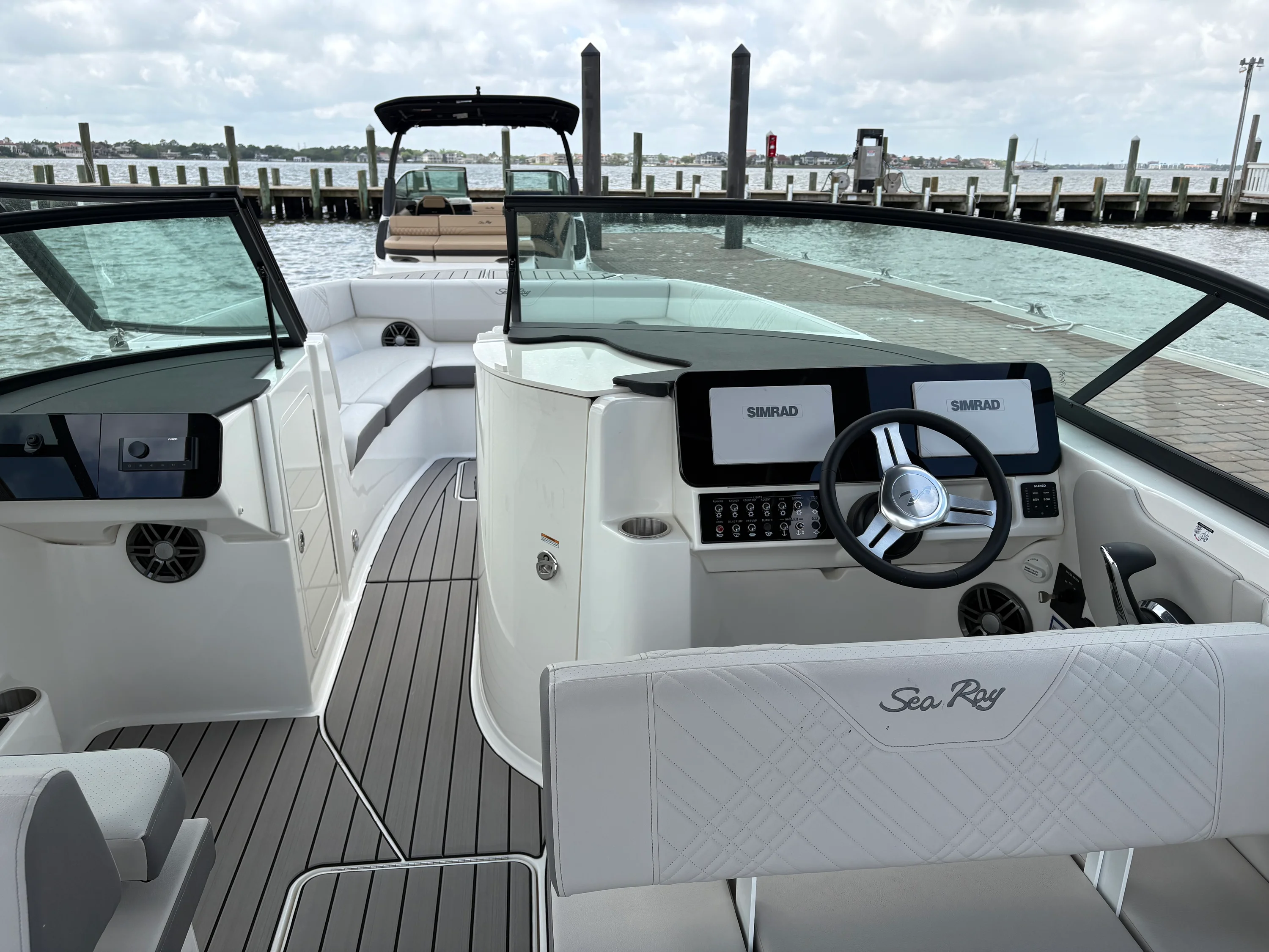 2026 Sea Ray SDX 270 Outboard Image Thumbnail #13