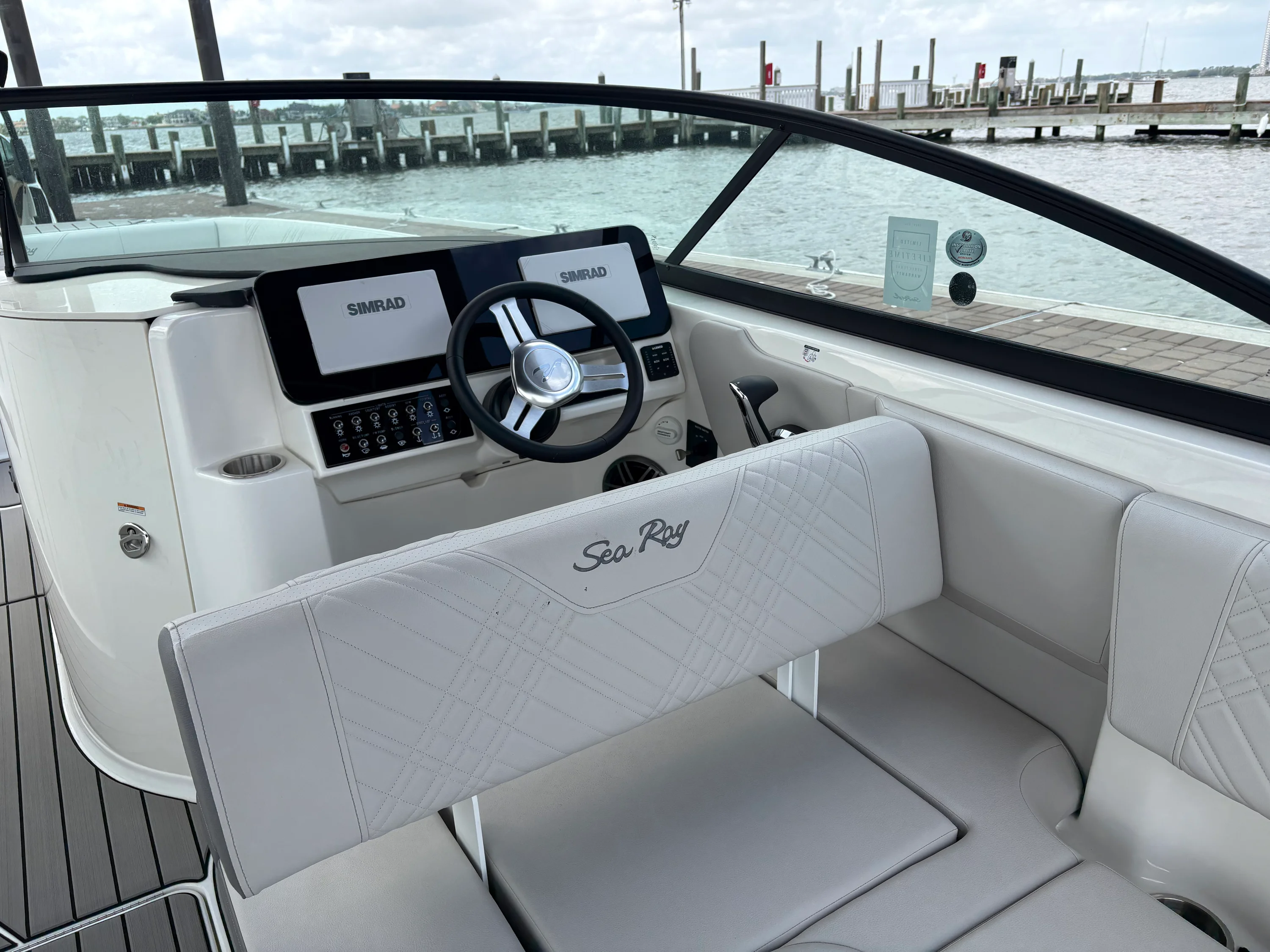 2026 Sea Ray SDX 270 Outboard Image Thumbnail #12