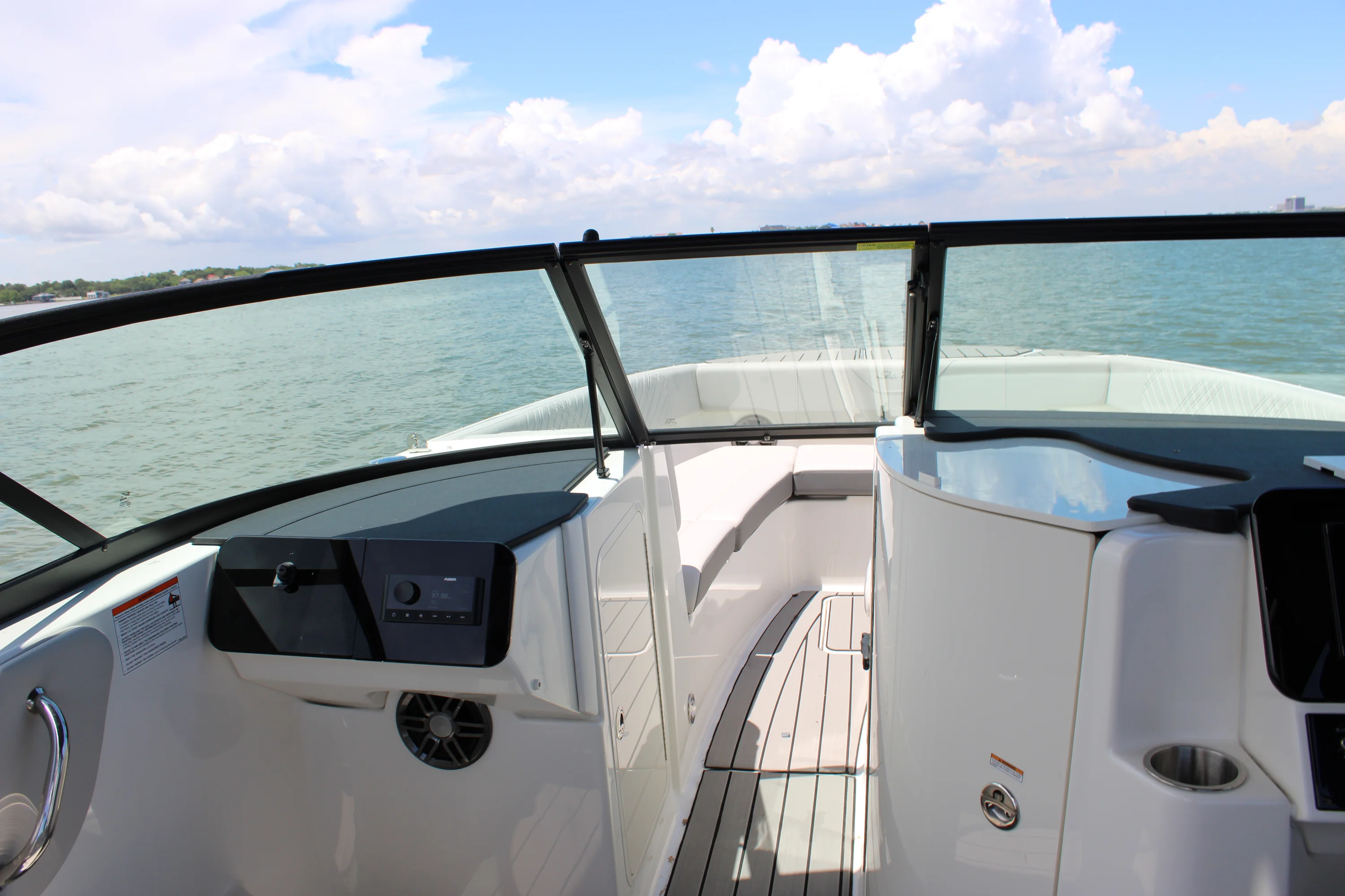 2026 Sea Ray SDX 270 Outboard Image Thumbnail #36